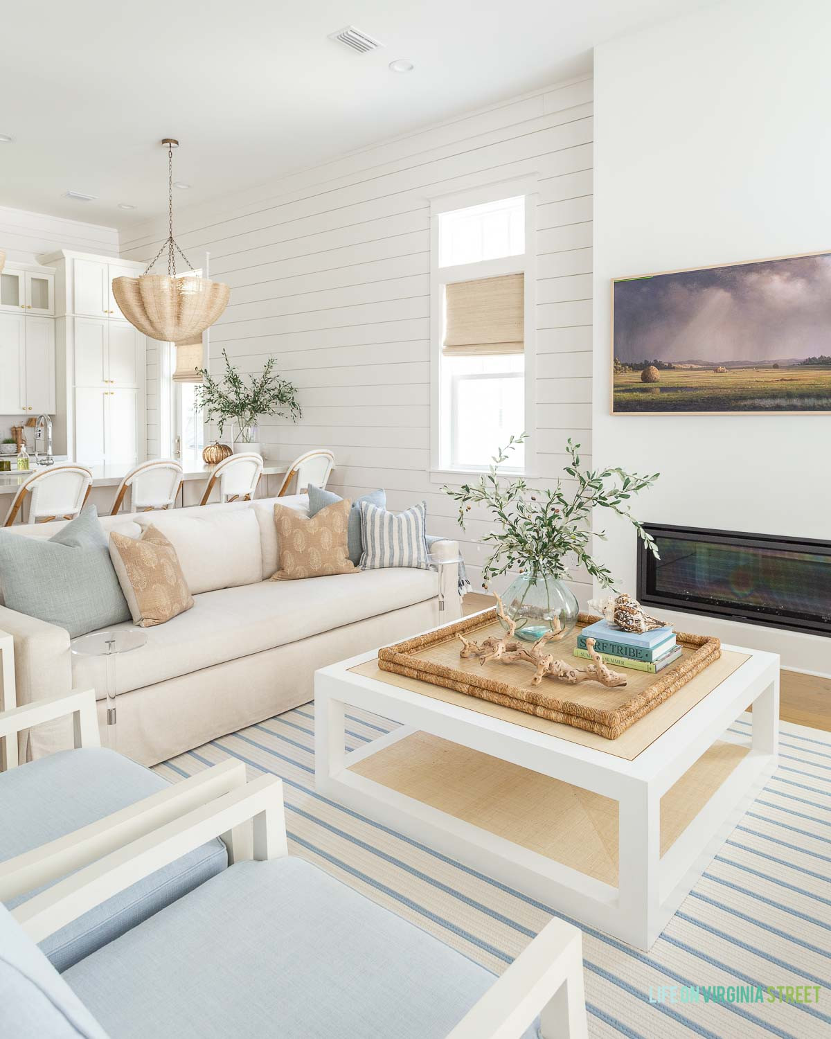 Modern fall living room 🙌🏻🙌🏻

#LTKdayinmylife #LTKSeasonal #LTKHome