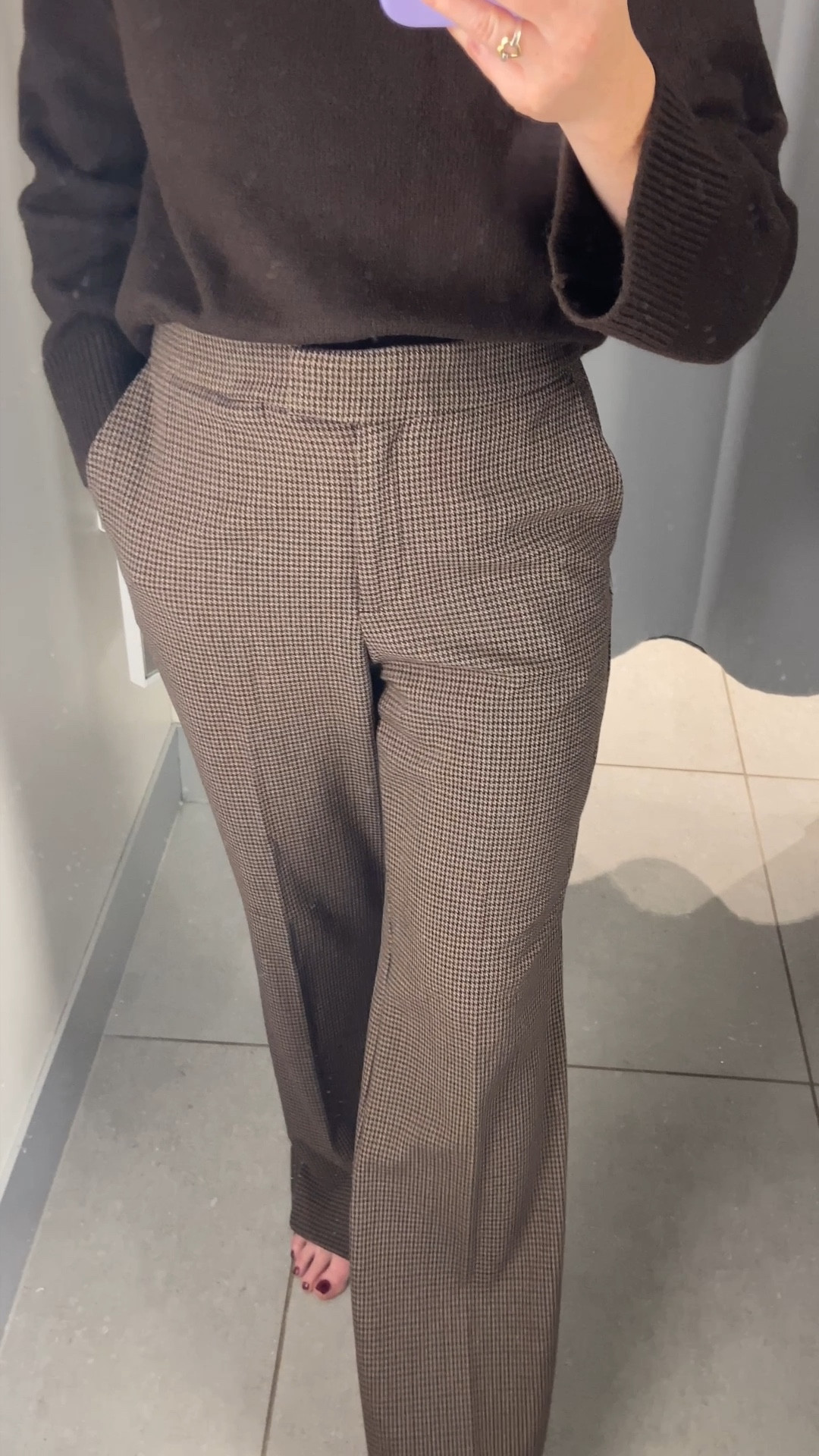 New in from H&M 🤎 These brown houndstooth flared trousers are the perfect autumn staple to add to your wardrobe. I’m wearing a size 12 but could have sized down to a 10 as they have a comfy elastic panel at the back. Pair them with chocolate brown suede ankle boots for an effortlessly chic fall look 🍂 H&M also have 15% off for 24 hours only if you’re a member 🤎 brown sweater, check trousers, chocolate brown outfit, autumn outfits, expresso brown 

#LTKSeasonal #LTKWorkwear #LTKSaleAlert