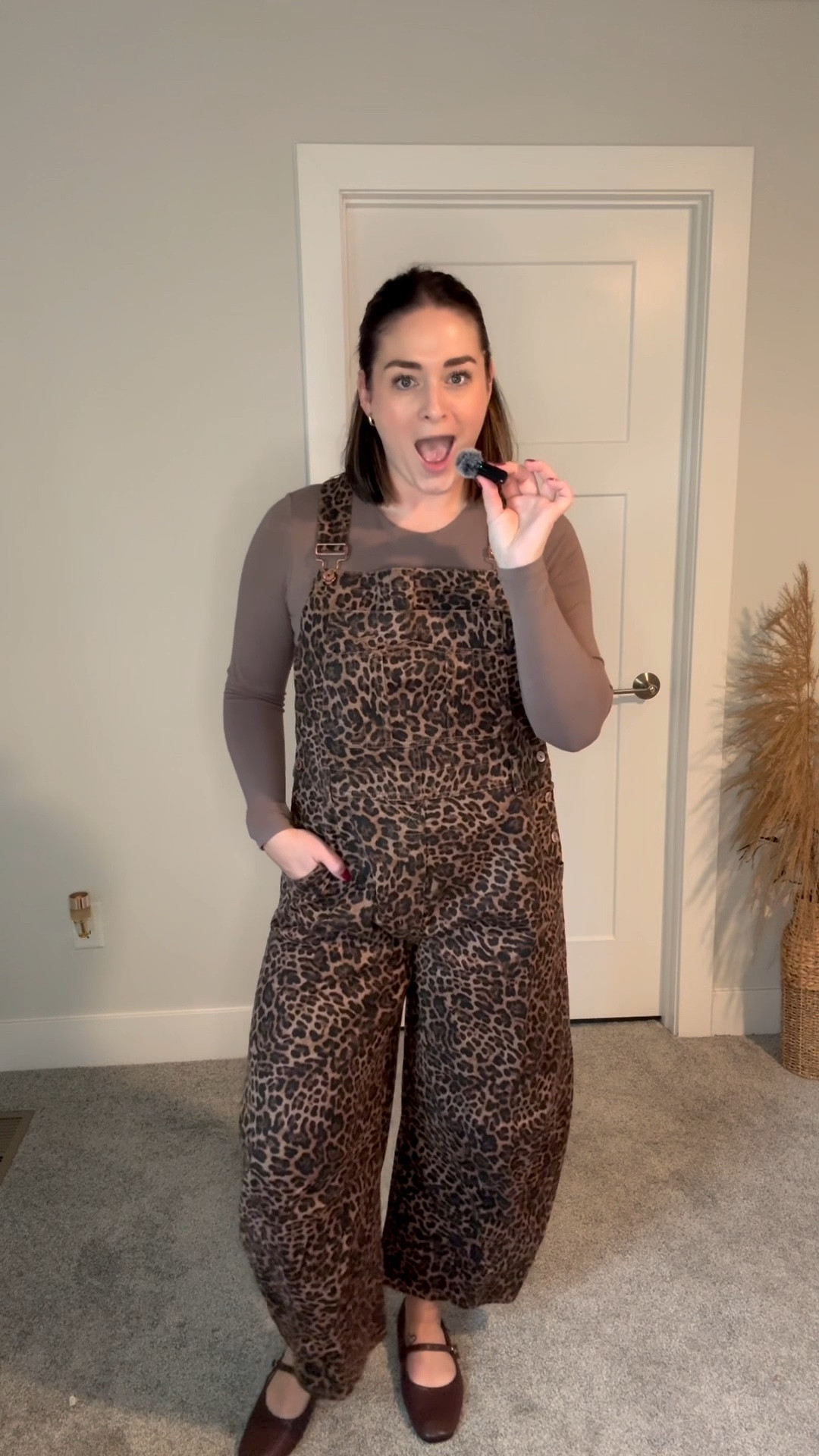 How CUTE are these barrel overalls from Gap?! Paired with probably my fav pair of ballet flats ever 🤩

#LTKShoeCrush #LTKootd #LTKMidsize