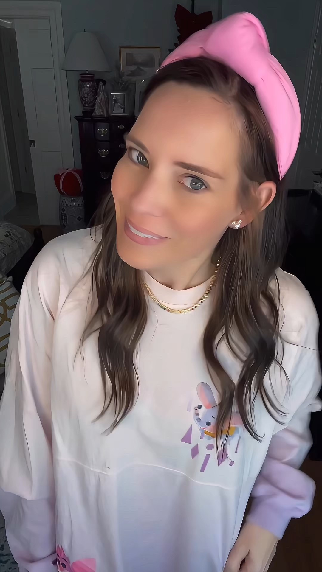 Heading into Disney comfy-cute because you know I’m not suffering in the car just to look adorable later 😂✨ This oversized ombré spirit jersey is the softest thing ever — long enough to wear with leggings, covers the bum, and the little Minnie + Bambi details are SO sweet 💗🌸

Paired it with my go-to high-waisted leggings that are smoothing without being tight-tight (you know what I mean 😅), my little vintage-style sneakers for walking through rest stops in style, and the bubblegum headband to tie the pink moment together 🎀

Also… the Minnie socks??? I physically couldn’t leave them. 10/10 joy. 🌈🐭

Linked everything you need for your next Disney travel day below ✨

⸻

Disney car ride outfit, Disney travel outfit idea, road trip comfy outfit, cute Disney outfit for travel day, girly Disney outfit inspiration, Minnie Mouse style, casual Disney outfit ideas, spirit jersey Disney outfit, neutral sneakers outfit ideas, pink headband aesthetic, preppy Disney girl, mama Disney trip outfits, what to wear to Disney travel day, cozy theme park outfit 🐭🎀🌸✨


#LTKOver40 #LTKShoeCrush #LTKTravel

#LTKOver40 #LTKFindsUnder50 #LTKTravel