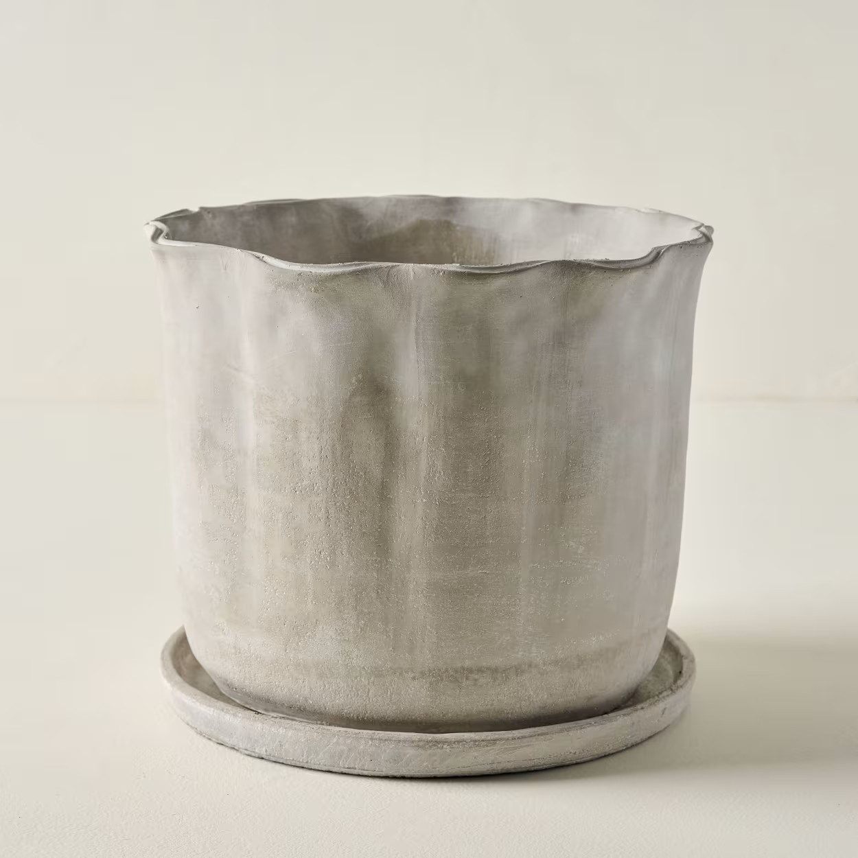 Alice Scalloped Cement Planter | Magnolia