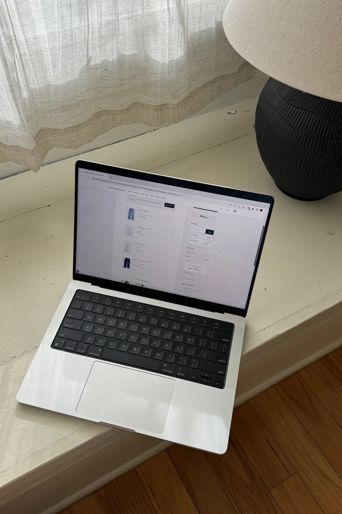 My Abercrombie order! Everything is on sale so I decent to snag the Low Rise Baggy jeans and a cute top.

20% off + code AFLTK for a stackable discount 



#LTKSpringSale #LTKsalealert