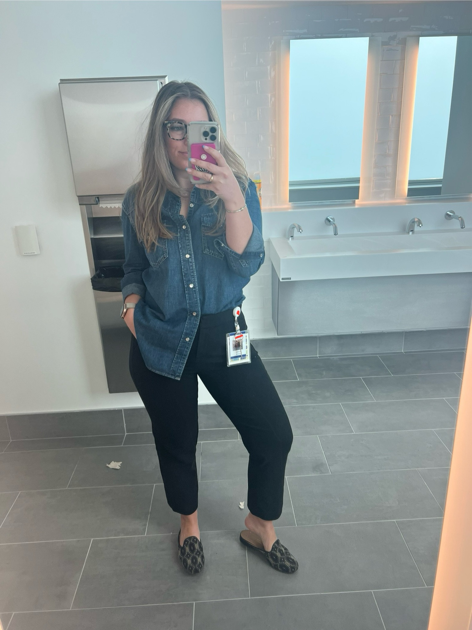 Business casual fun with a denim shirt 👚 

#LTKSeasonal #LTKworkwear #LTKstyletip