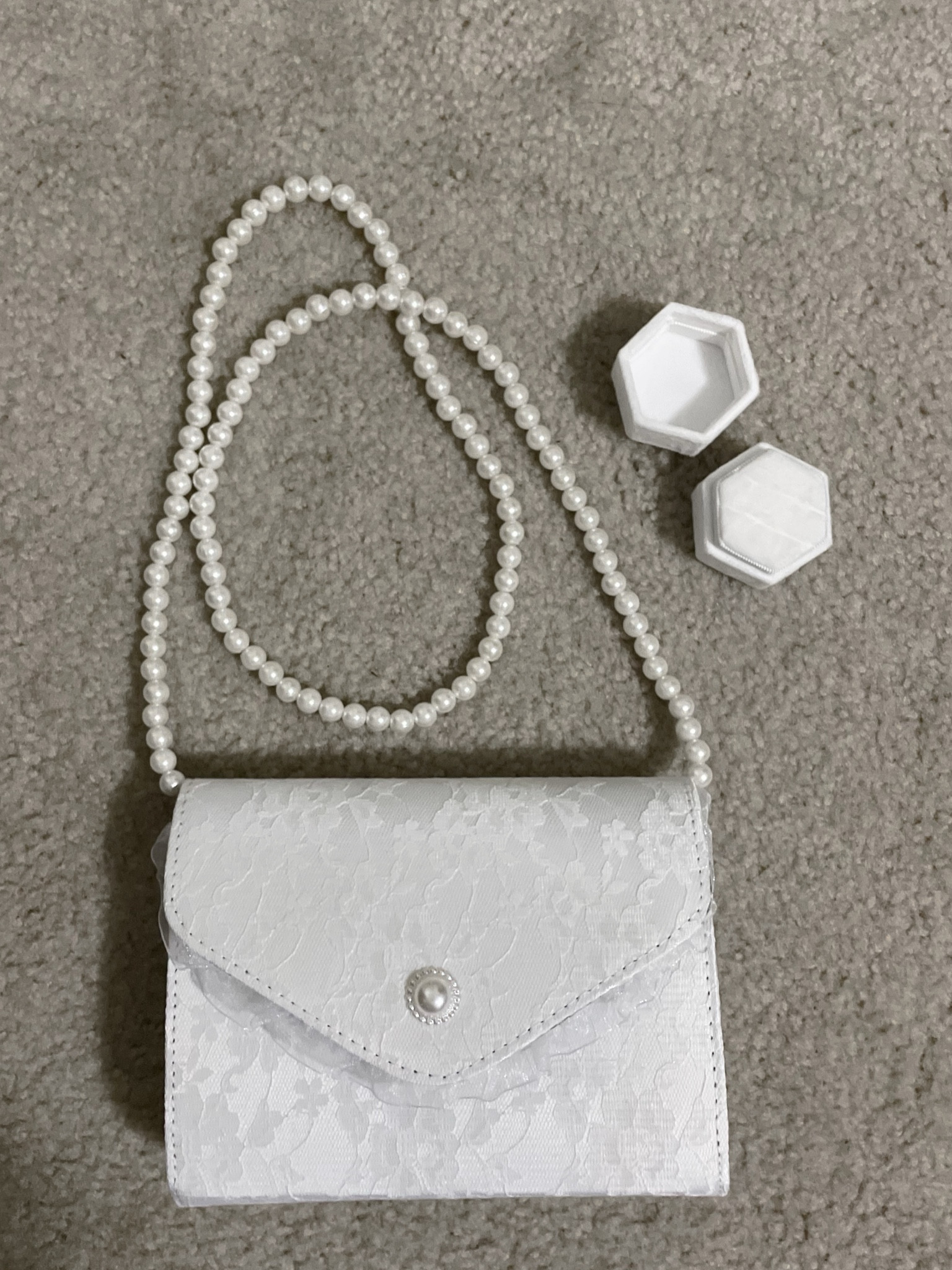 Recent bridal purchases from SHEIN! I found my purse for my bridal events for under $15 & our ring box for under $5! 🤍💍 

🏷️ wedding finds, bridal finds, SHEIN wedding finds, white purse, wedding ring box, bridal shower purse

#LTKitbag #LTKunder50 #LTKwedding