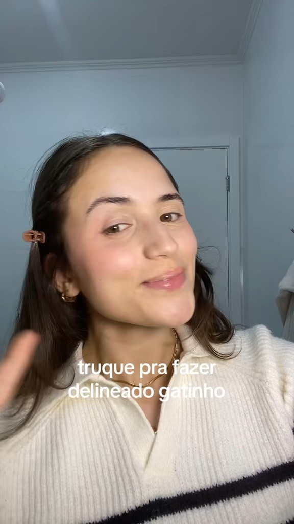 tutorial super fácil pro teu delineador gatinho! da pra ajustar a intensidade e fica um esfumado lindinho 

#LTKbeauty #LTKbrasil