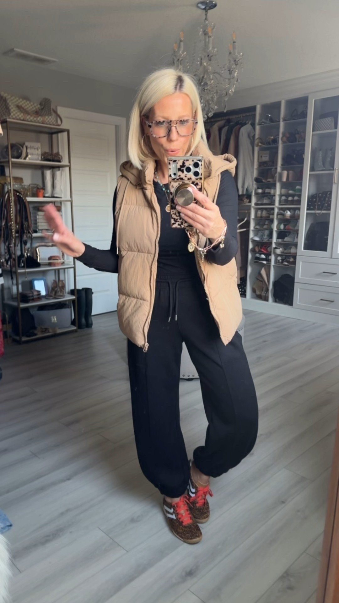 Comfy OOTD. I’ve had this vest for a couple years and it’s still one of my favs! The hood is removable (with a zipper - not buttons 🙌🏻).
⬇️⬇️⬇️
Top medium
Vest small (runs roomy)
Pants small (runs roomy)
Shoes TTS

#LTKSeasonal #LTKootd #LTKSaleAlert