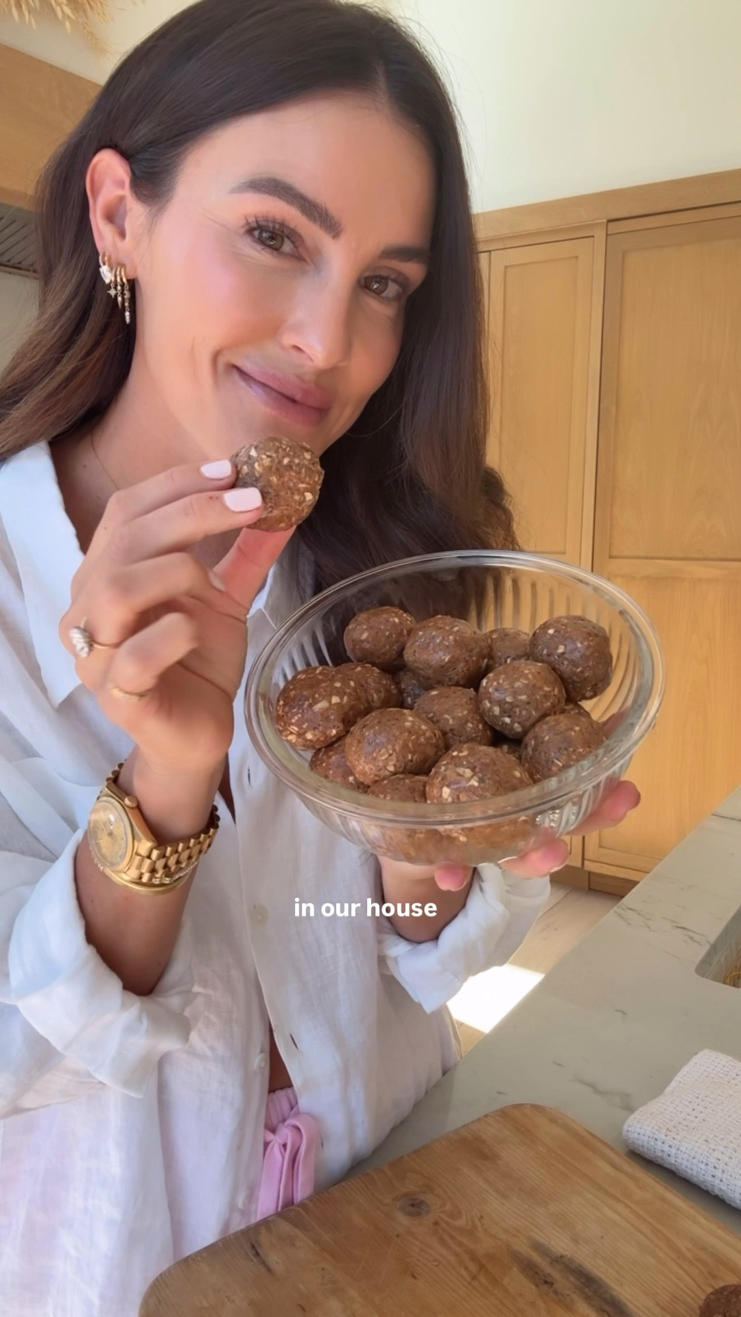 Chocolate Peanut Butter Energy Balls🍫🥜👩🏻‍🍳
These no-bake bites are a total staple in our house — and honestly, way better than your average protein bar. Rich chocolate-peanut butter flavor with clean protein, healthy fats, and fiber for steady energy (no crash!). Made with simple, nourishing ingredients your body will actually thank you for. 

Perfect for busy mornings, afternoon slumps, post-workout fuel, or a healthier dessert option the whole family can enjoy!! Store in the fridge for up to 2 weeks or freeze for later.

#LTKfoodie #LTKHome #LTKootd