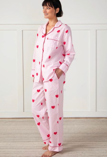 PrintFresh has so many fabulous prints for their pjs and more! They have a roomy fit. I love the pink here! Highly recommend! 

#LTKGiftGuide #LTKSeasonal #LTKover40