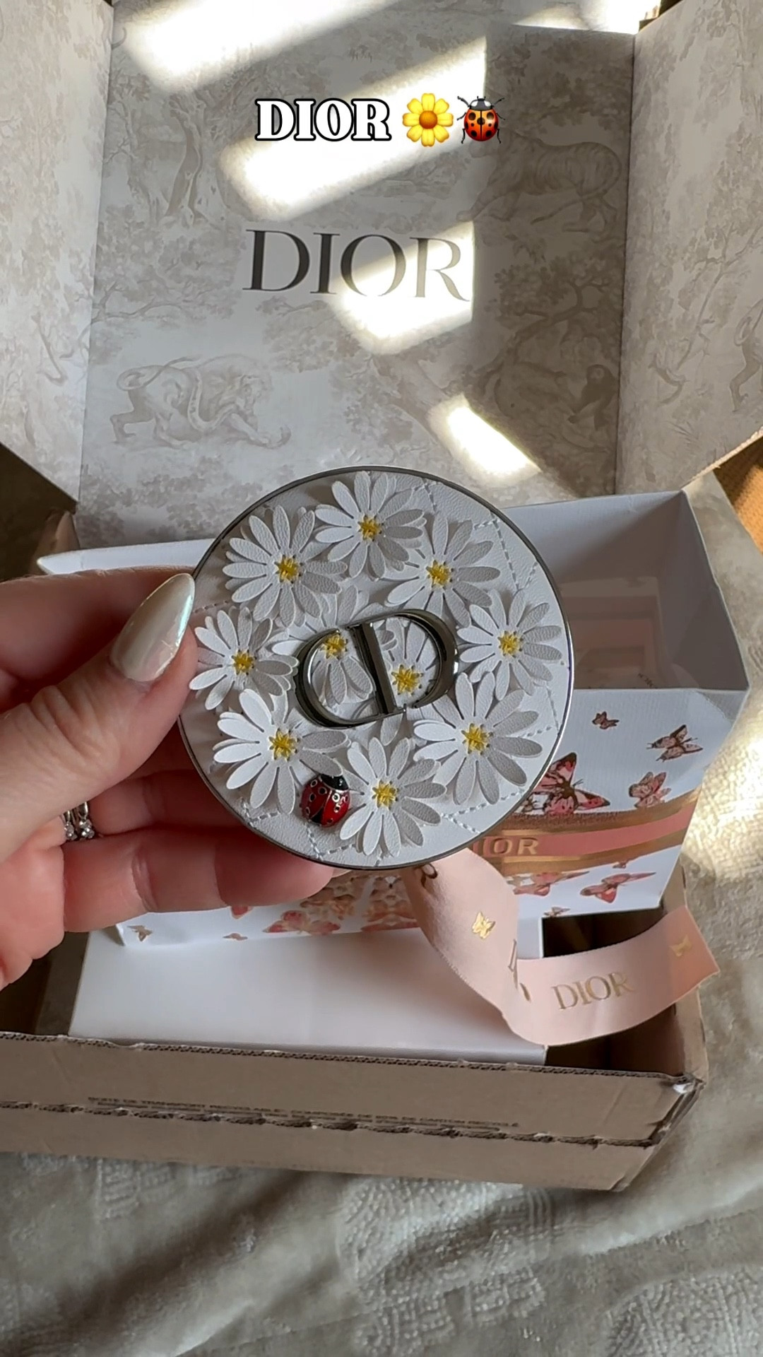 DIOR never fails to make beautiful things 🐞 

🔎 mother’s day gifts, Dior ladybug bronzer, Dior makeup, dior beauty, luxury beauty, luxury eyeshadow, luxury makeup, luxury bronzer, limited edition DIOR compact, spring makeup, beauty ASMR, beauty reels, DIOR ASMR, styled with bags

#LTKgrwm #LTKMothersDay #LTKBeauty