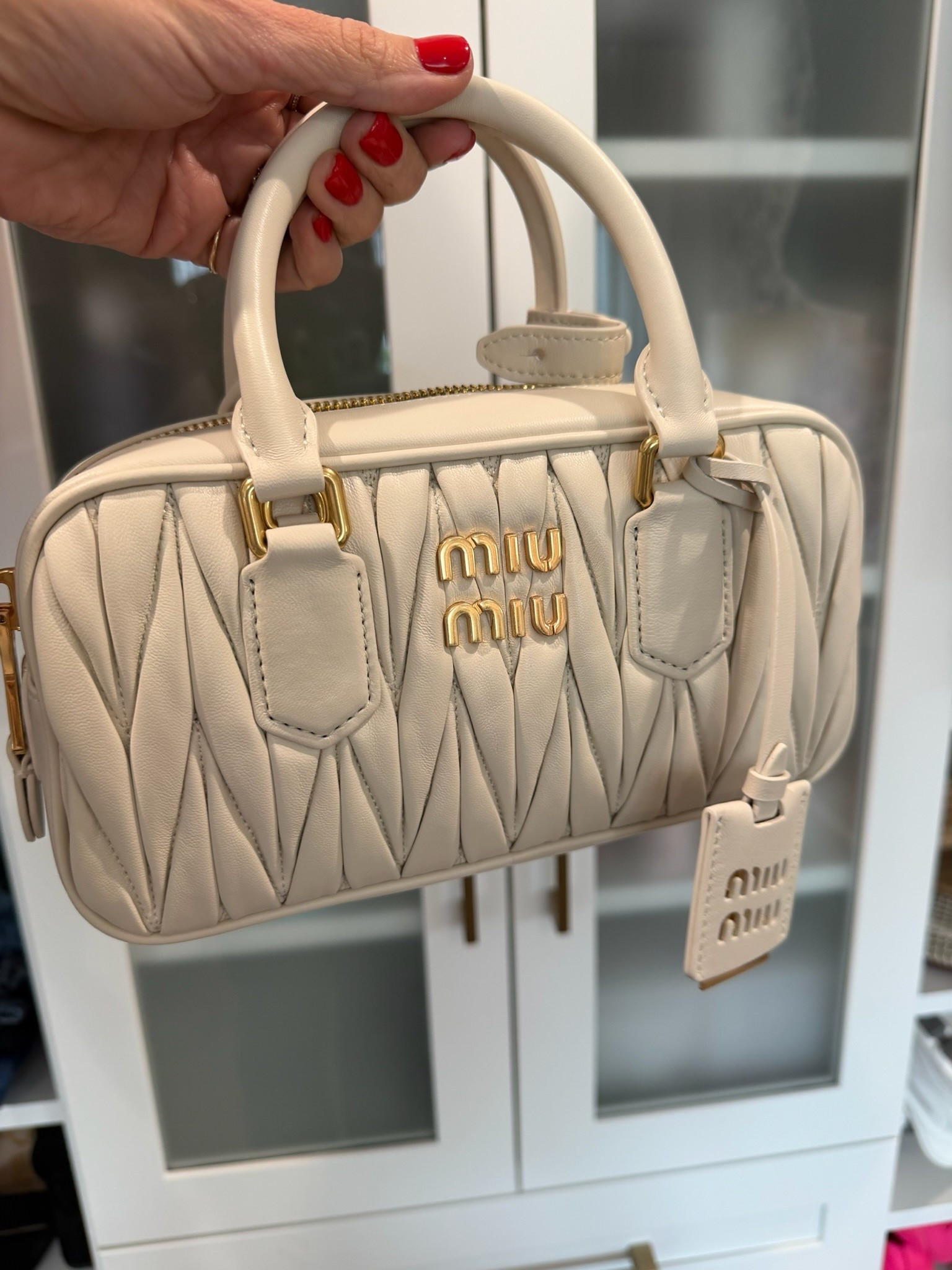 Mui mui handbag, everyday bag, purse, neutral bag, cream purse, themominstylee

#LTKootd #LTKmomlife