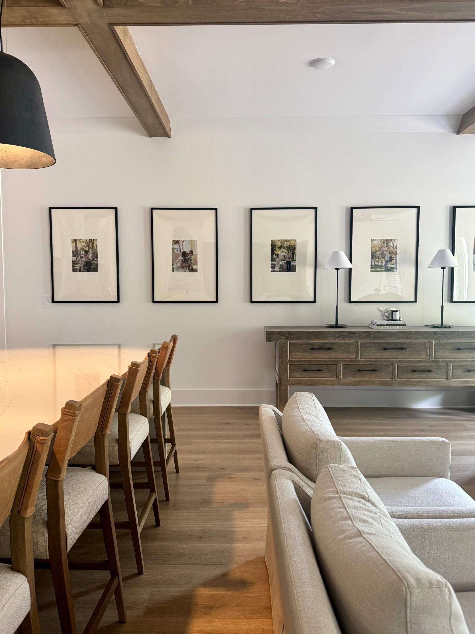 Large family photo picture frames with mate 

These large mat photo frames are so beautiful and make a huge statement on a long hallway.

Family picture frames, black photo frames, baby picture frames, large picture frames 

#LTKKids #LTKFamily #LTKHome