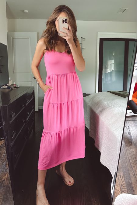 This Amazon maxi dress feels like loungewear!

6 color choices
✅Adjustable straps
✅Tons of stretch v Pockets
✅Discount code!!


20% code JHFMGVFE plus clickable coupon


#LTKFindsUnder100 #LTKFindsUnder50