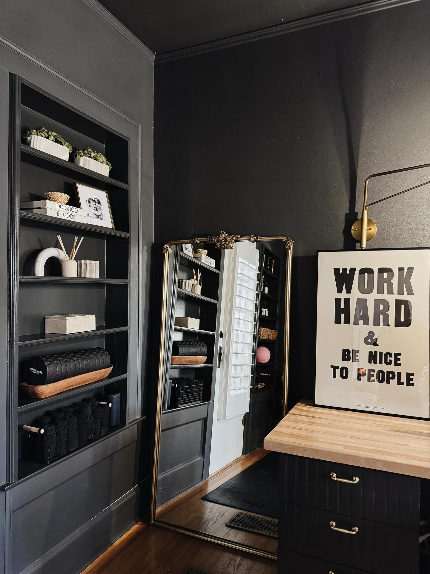 first looks at the cutie new pilates studio in town 😏