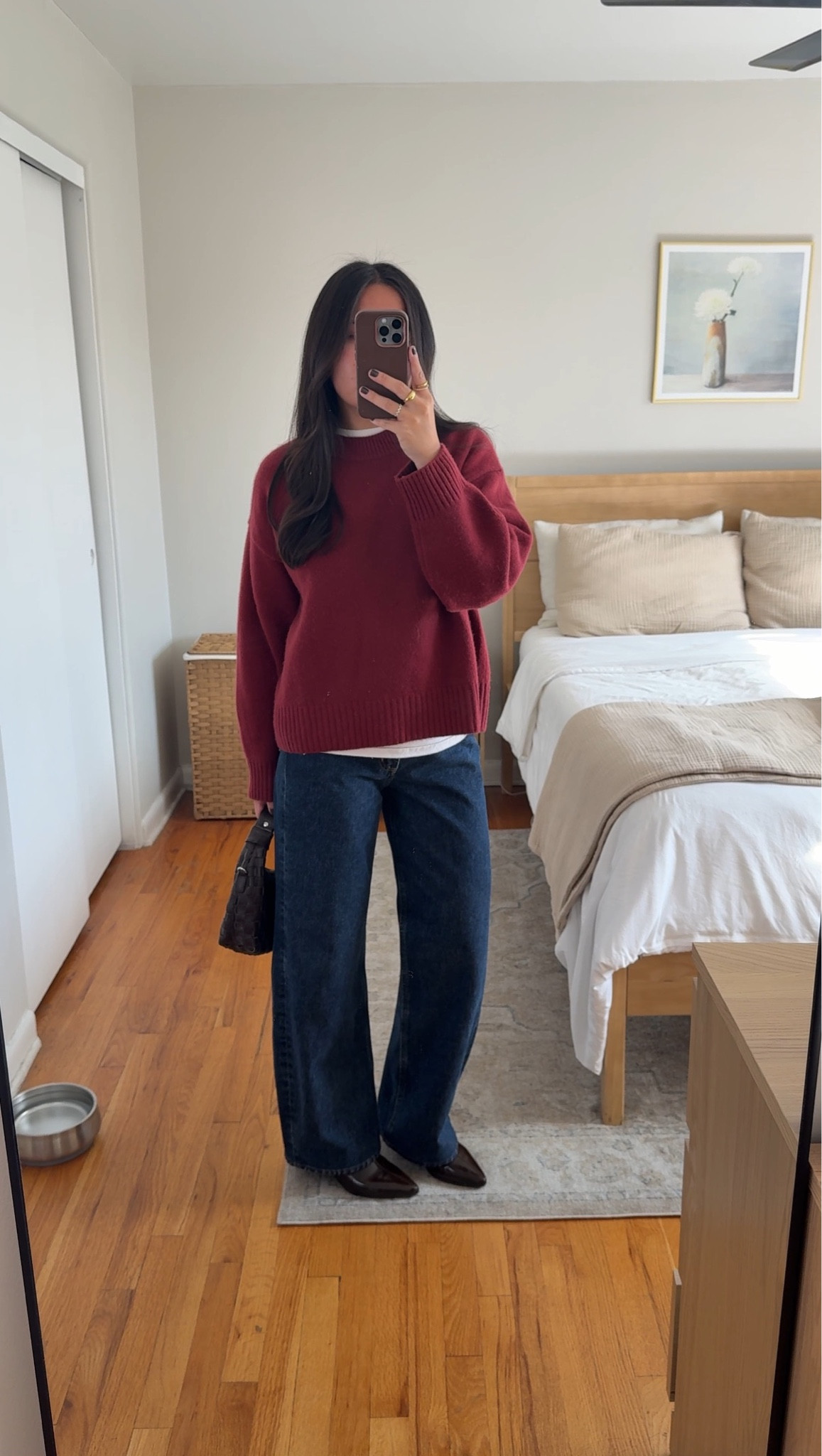 Sweater: size small
Jeans: size 24