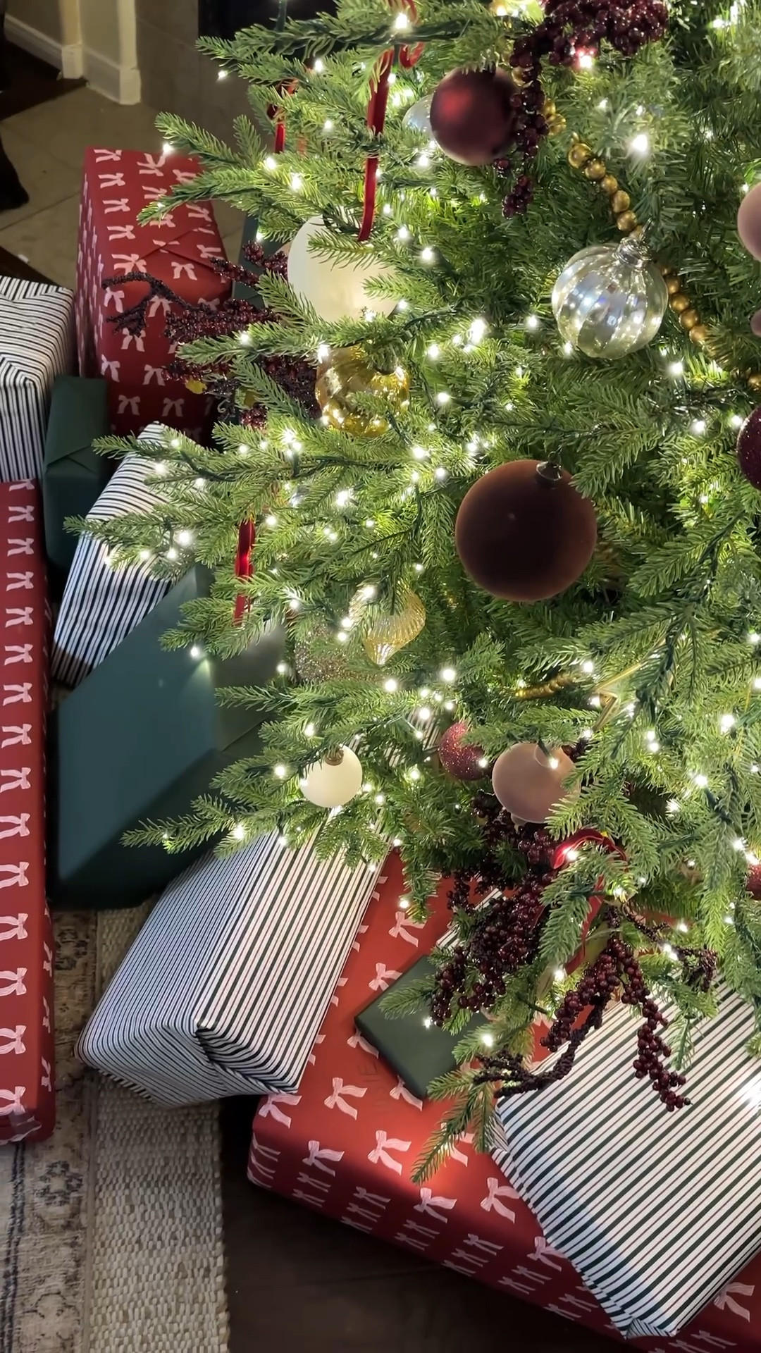 The prettiest coordinating Christmas wrapping paper! 

#LTKHome #LTKHoliday #LTKSeasonal