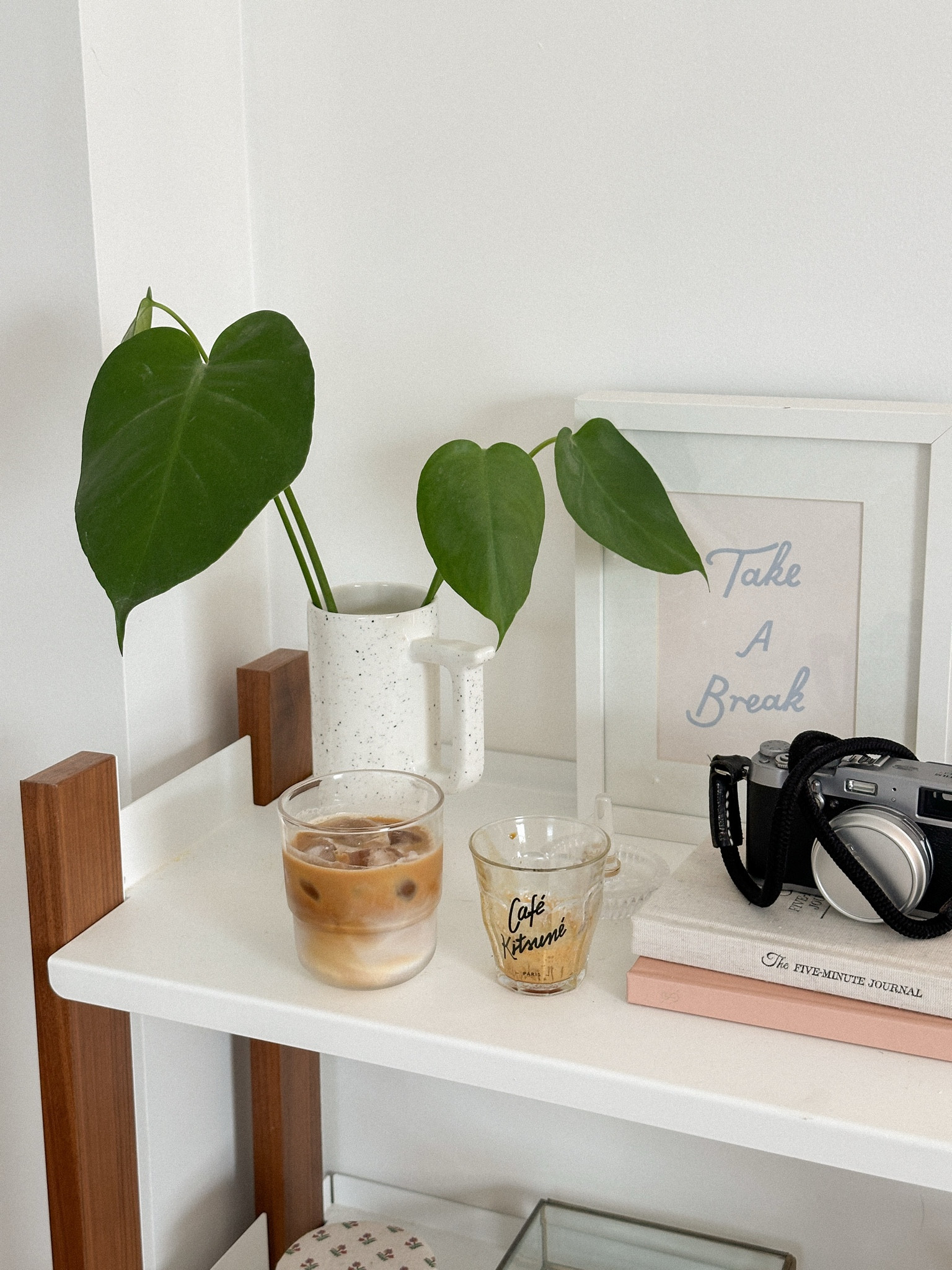sweet corners 💛

#smallspaces #home #cozyspace #coffeeathome