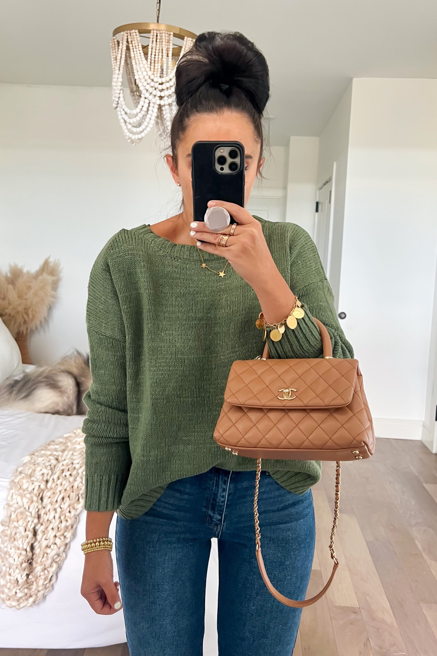 Sweater wearing size small 