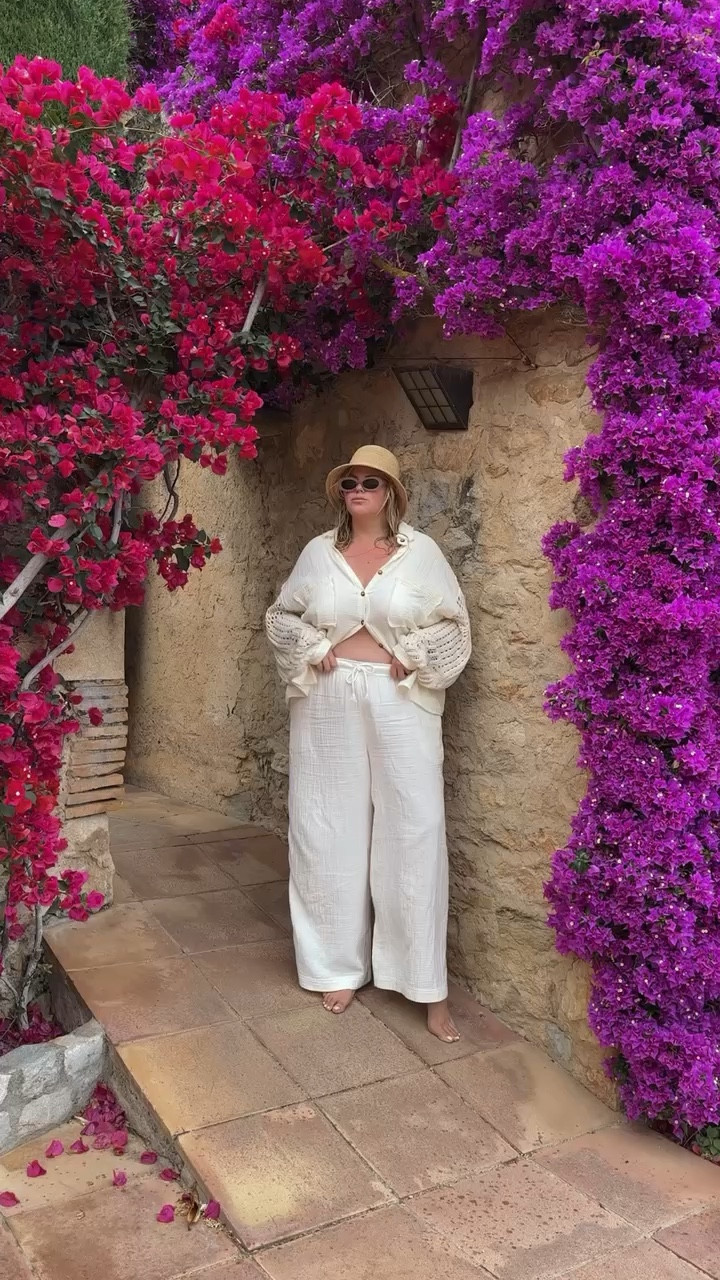 Monochrome and flowy… 2 of my favorite things 

#LTKstyletip #LTKcurves #LTKtravel