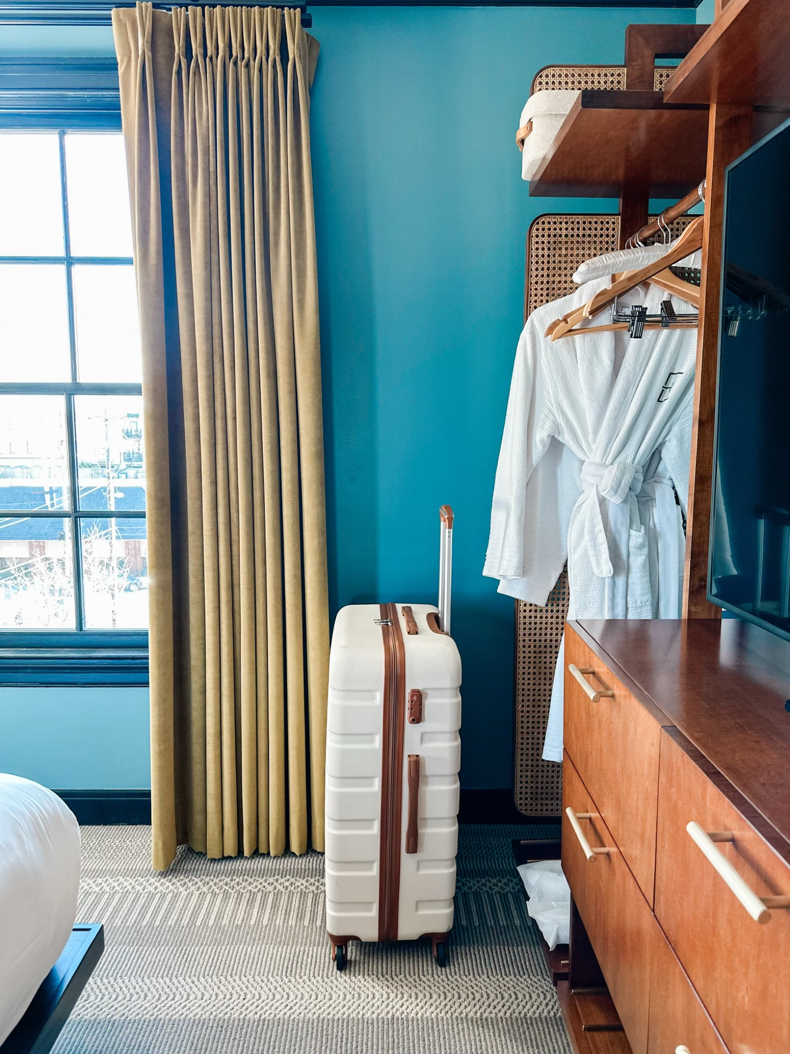 Put my Amazon set to the test this week with a quick trip to Charleston. These suitcases are great for travel and I was able to put a lot in the large suitcase to get me through several days and a photo shoot! The entire three piece set is $160 currently! Don’t sleep on this one! 

#LTKstyletip #LTKtravel