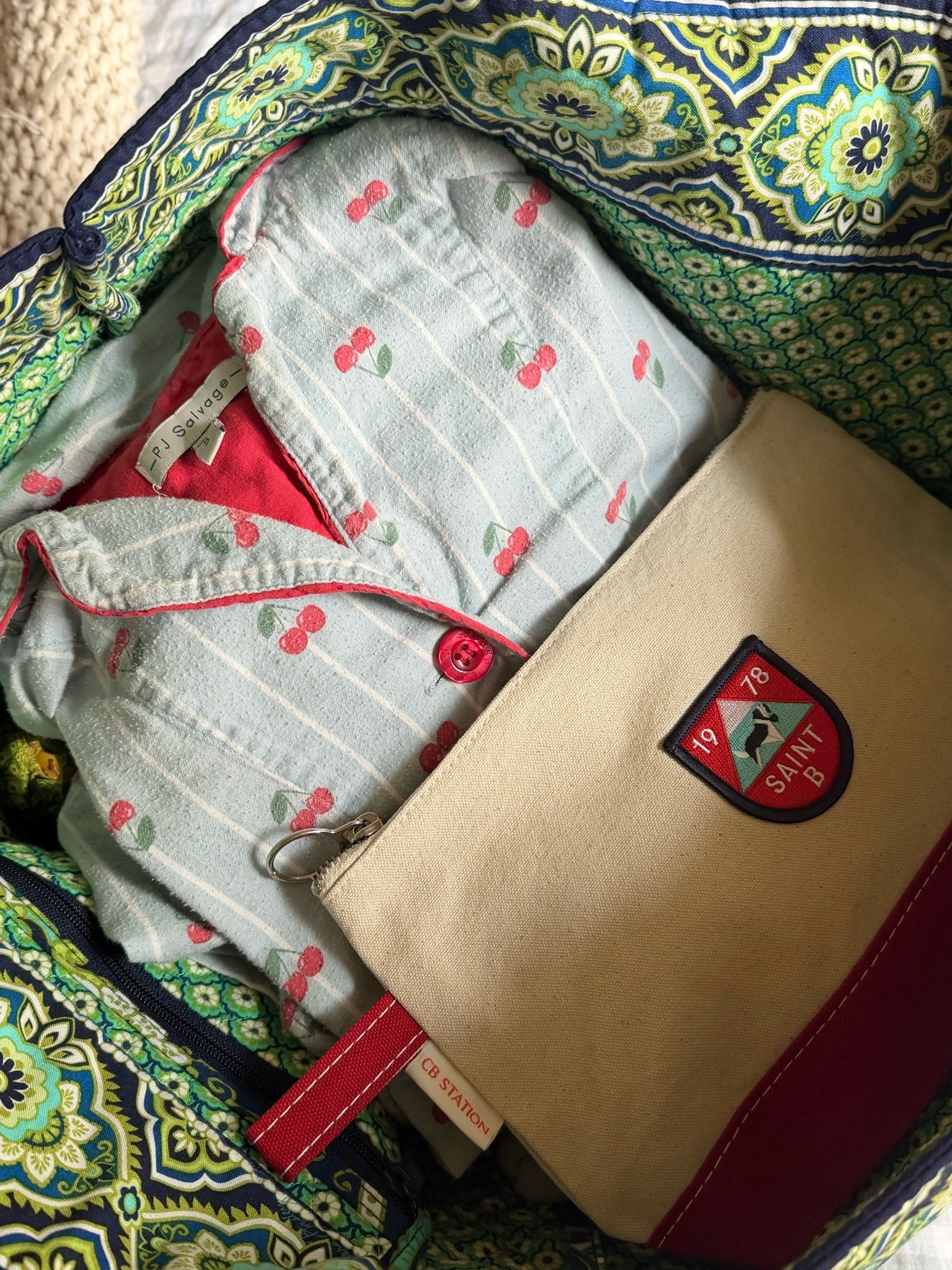 sleepover loading…😴👯‍♀️💄👛 @PJ Salvage 

#nordstromanniversarysale #stbernard #verabradley

#LTKgrwm #LTKdayinmylife #LTKselfcare