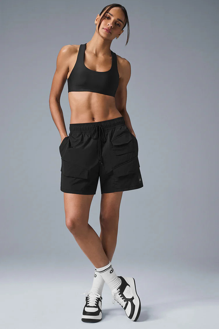 7" Crinkle Nylon Excursion Cargo Short | Alo Yoga (US)