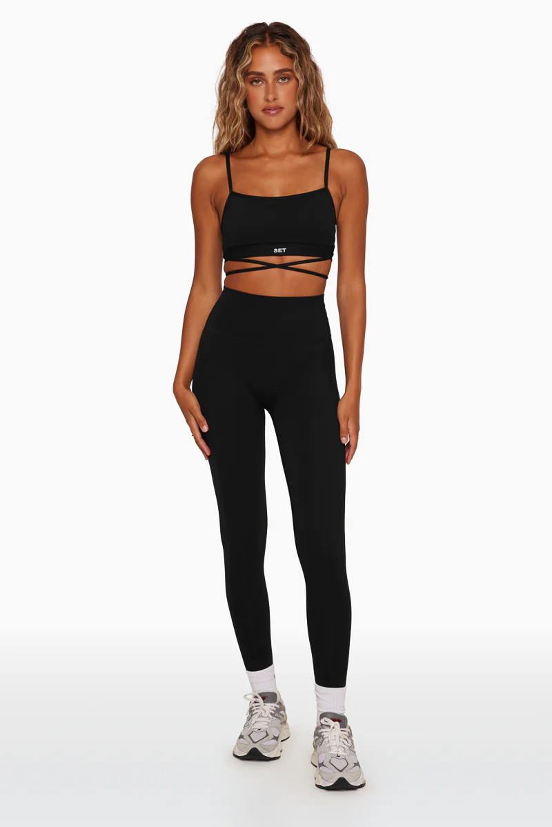 SPORTBODY® LEGGINGS 
                            onyx | SET Active