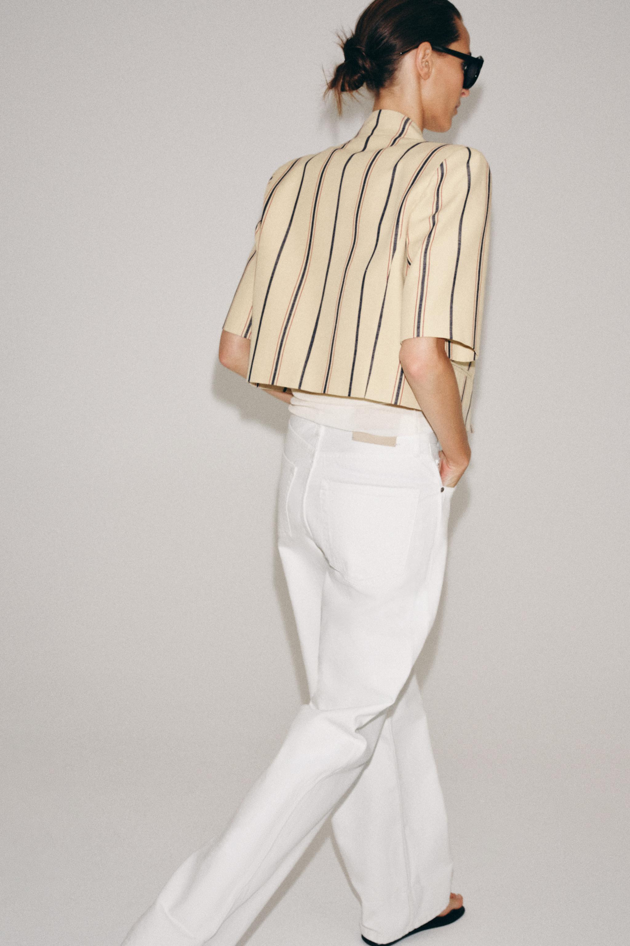 ZARA WOMAN COLLECTIONBlazer made from a cotton blend yarn. Round neck and short sleeves. Tonal in... | Zara AU