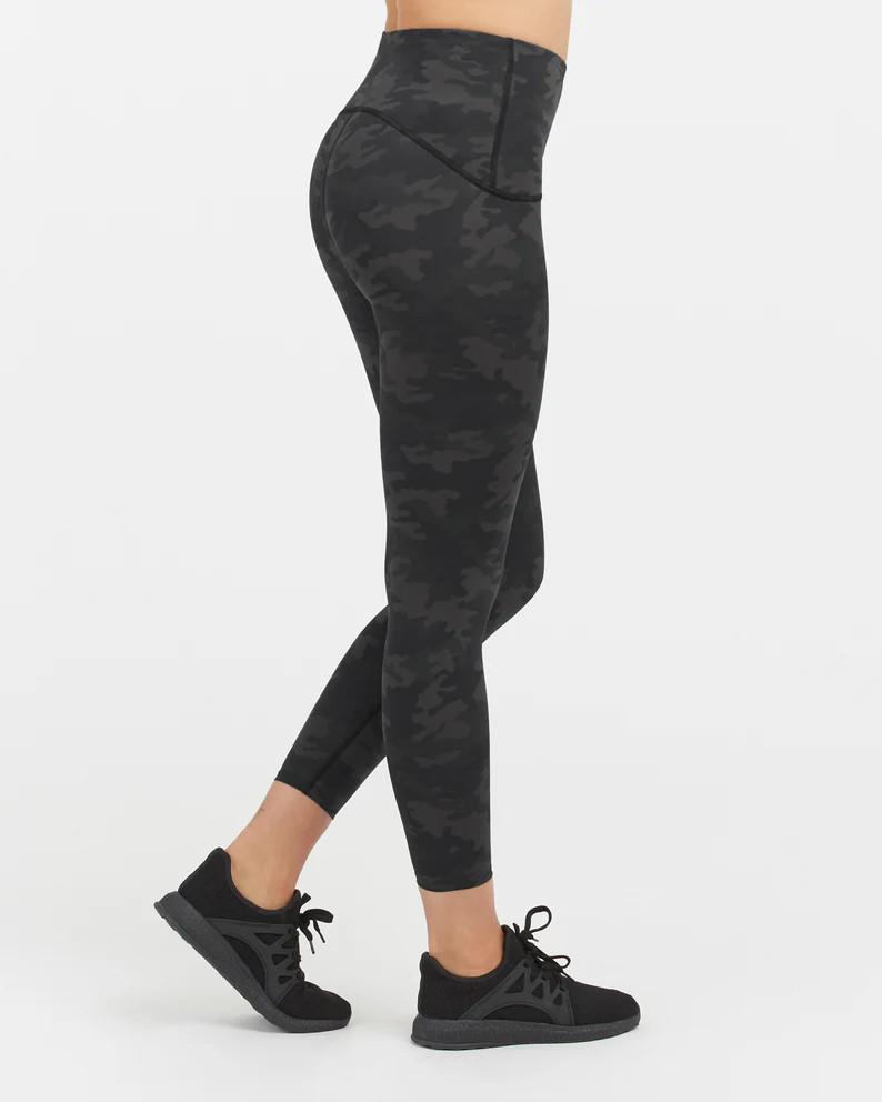 Booty Boost® Active Camo 7/8 Leggings | Spanx