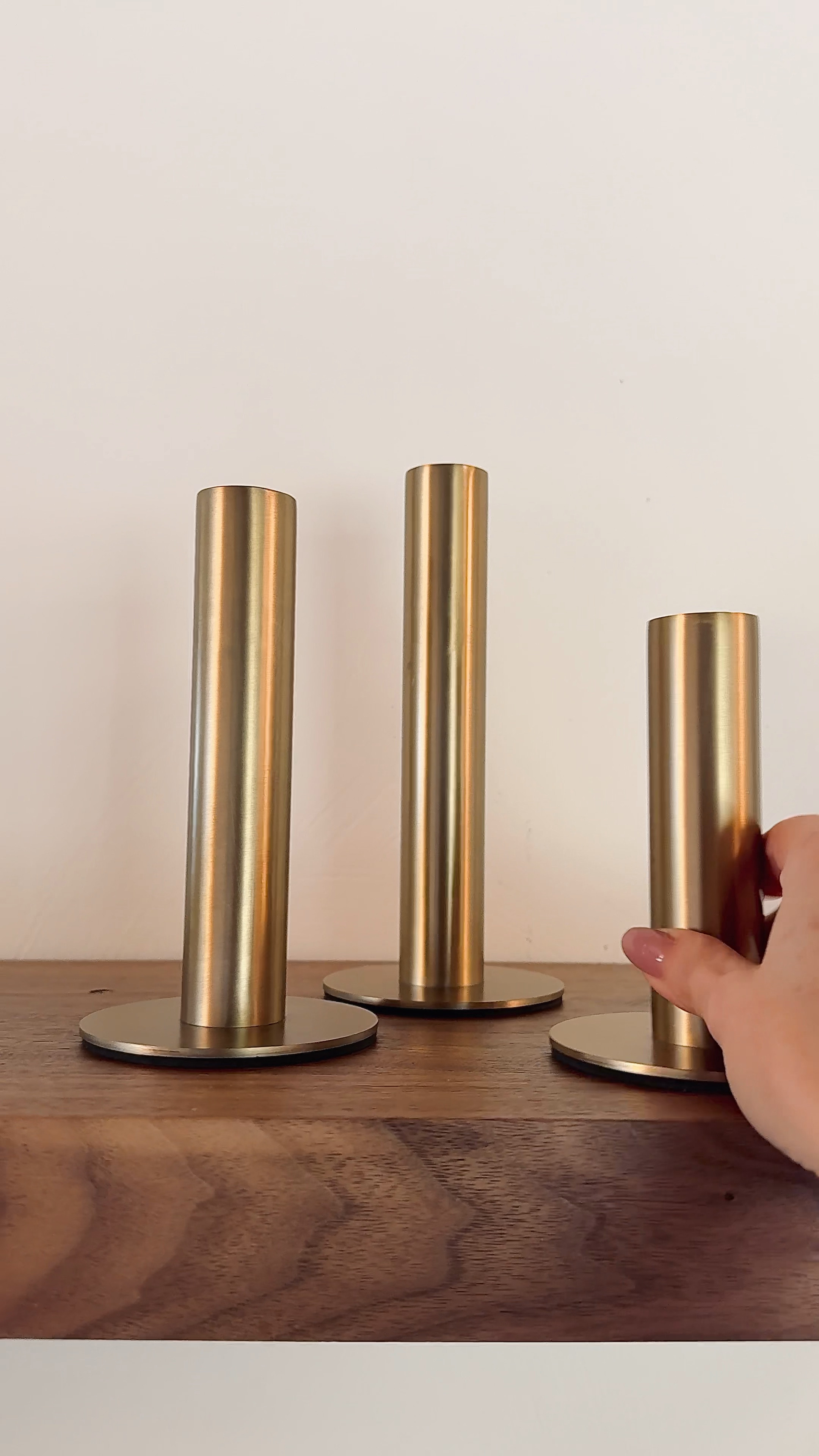 Everything we’re using to create an entryway on an empty wall is from @allmodern! These large hooks are absolutely stunning, and the brass colored candlestick holders couldn’t be more perfect for this home. 

Now through November 20th, you can save up to 50% off during AllModern’s Early Access to Black Friday sale! (Gotta love that fast + free shipping, too)

#allmodernpartner #modernmadesimple @allmodern

#LTKVideo #LTKHome #LTKHoliday