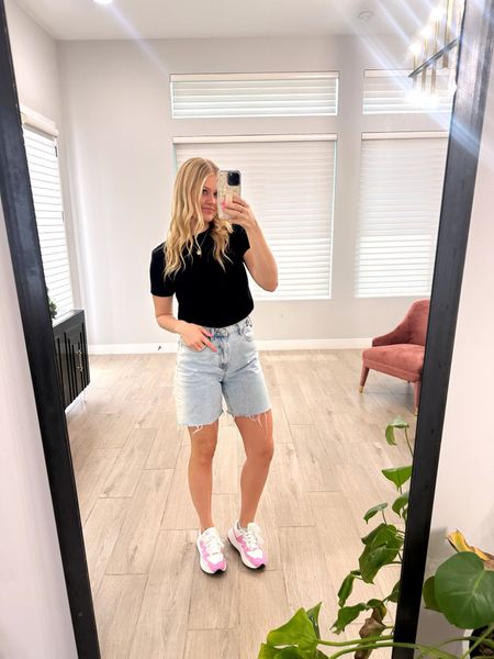todays OOTD 🫶🏼



Summer outfit - new balance sneakers - street style - causal ootd - denim shorts - Abercrombie style - urban outfitters - everyday outfit 

#LTKFind #LTKstyletip #LTKshoecrush
