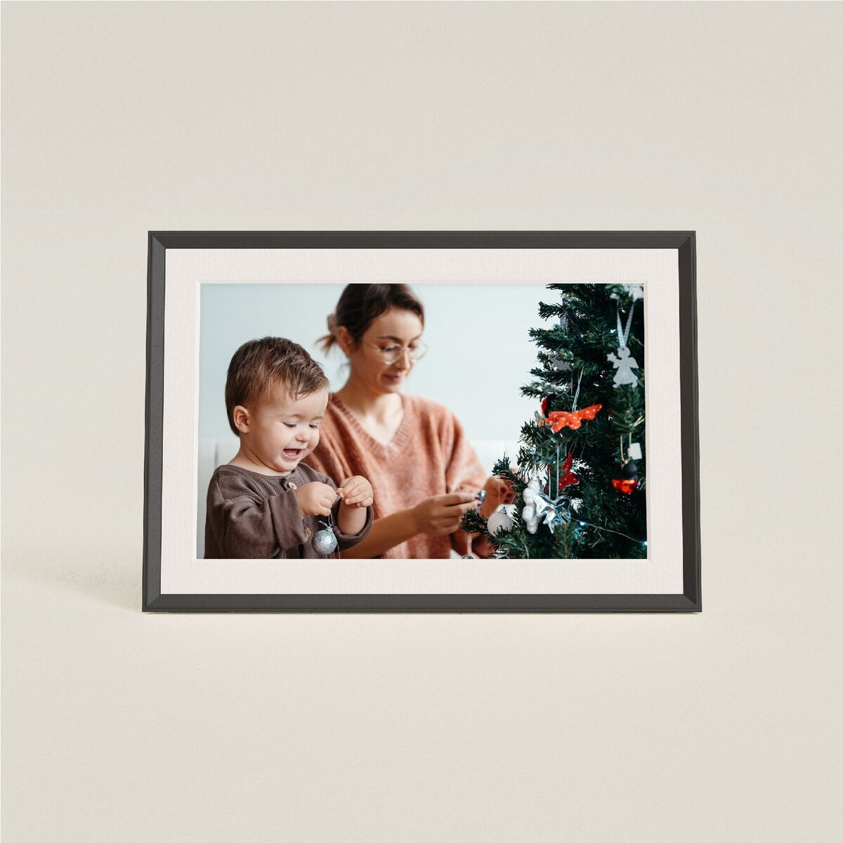 Carver Gravel with White Mat - Smart HD Digital Picture Frame | Aura | Aura Frames