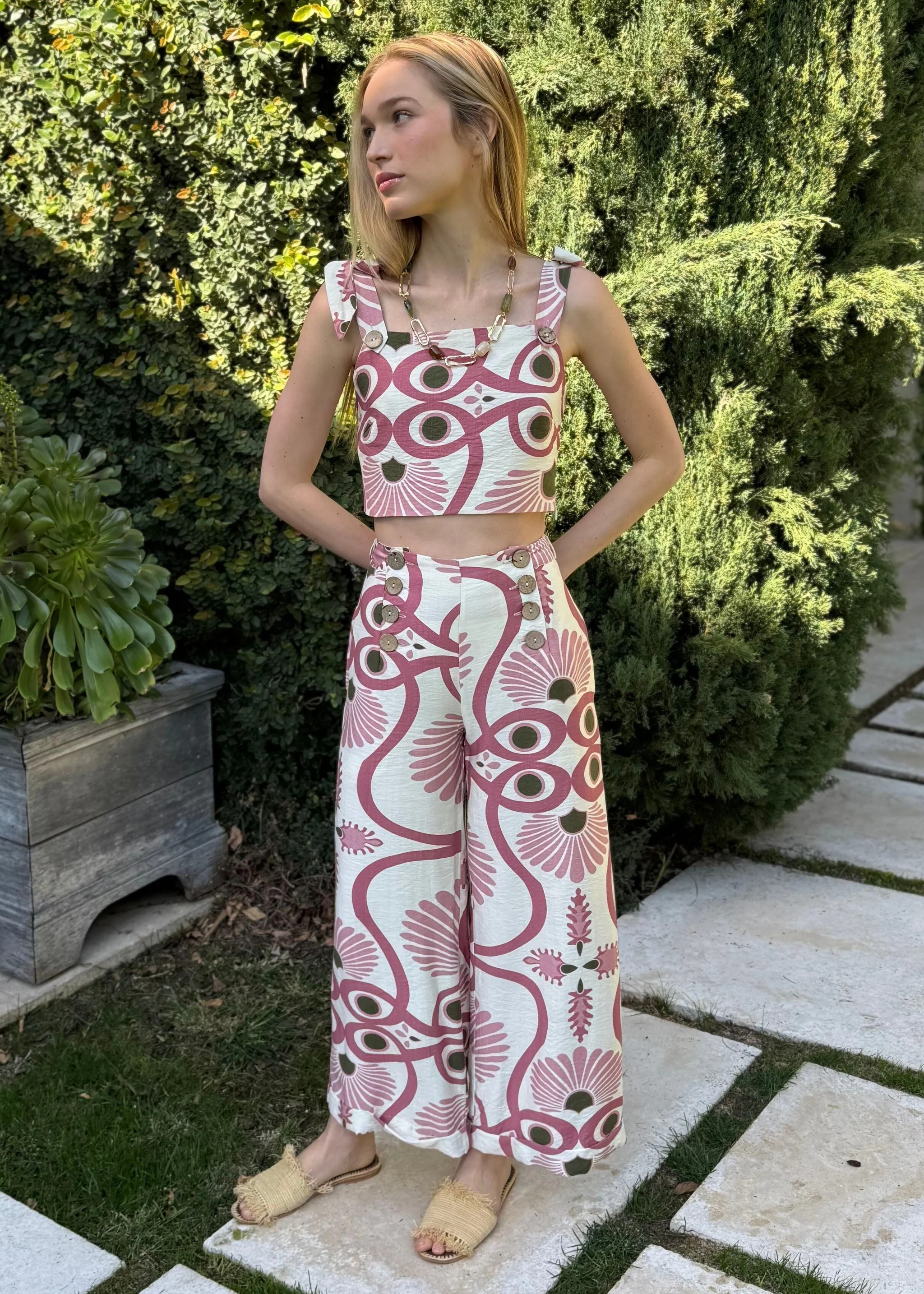 Akira Botanical Pattern Pants | Benaar La