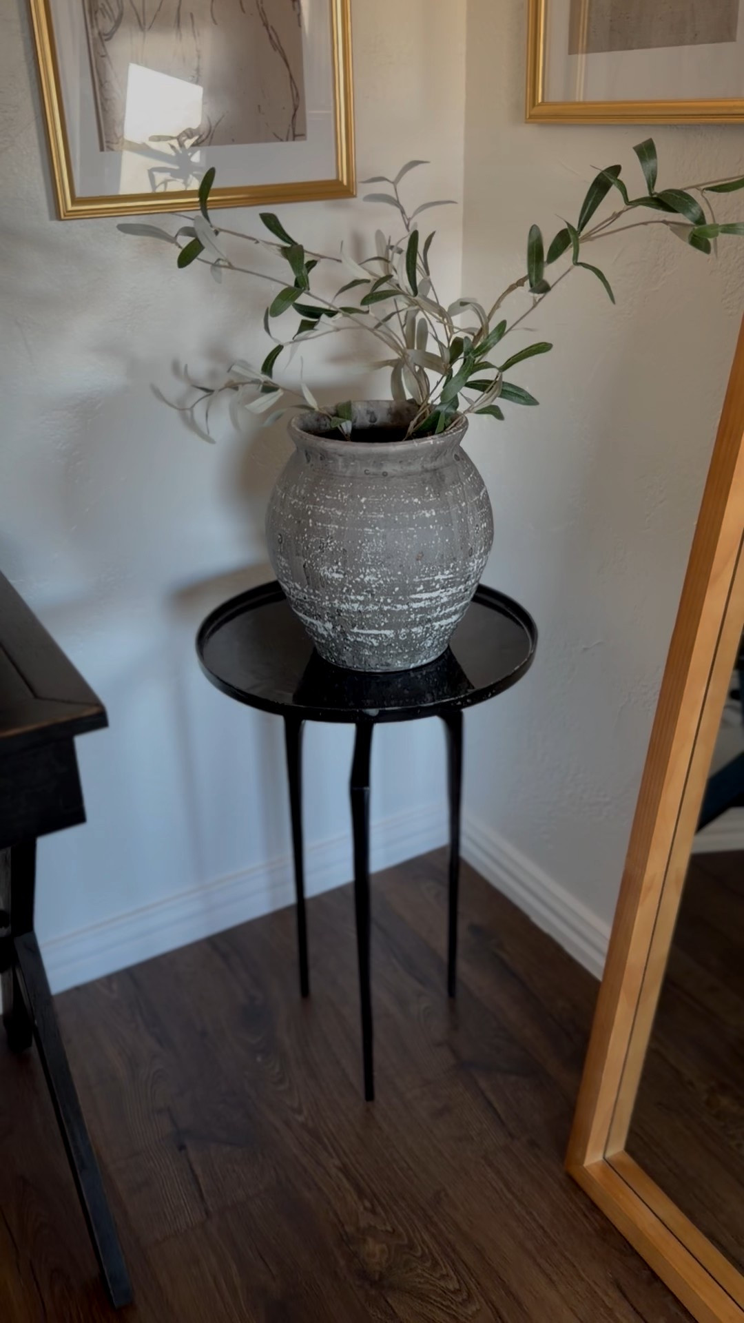 Easy little corner idea!

Side table, olive stems, corner styling, black vase, bedroom decor 

#LTKFindsUnder50 #LTKFindsUnder100 #LTKHome