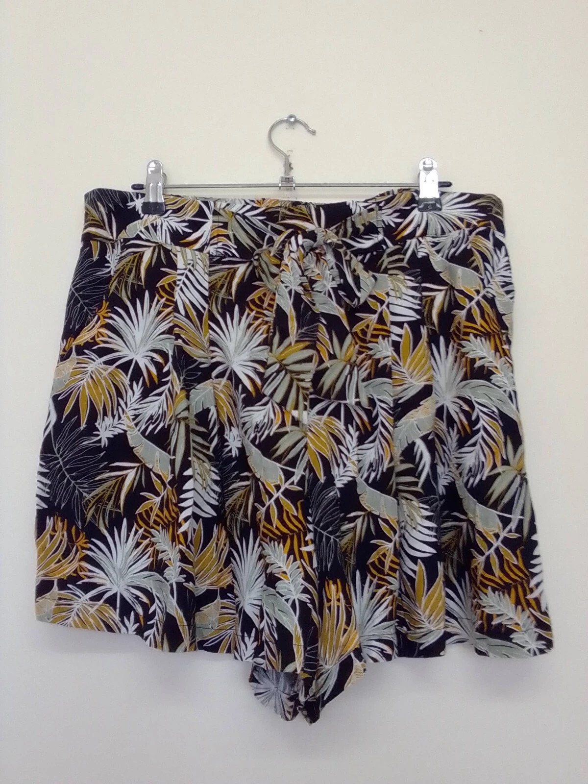 Anko Ladies Size 14 Shorts Pockets Front Tie Multicoloured | eBay AU