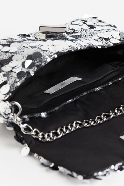 Sequined shoulder bag - Silver-coloured - Ladies | H&M GB | H&M (UK, MY, IN, SG, PH, TW, HK)