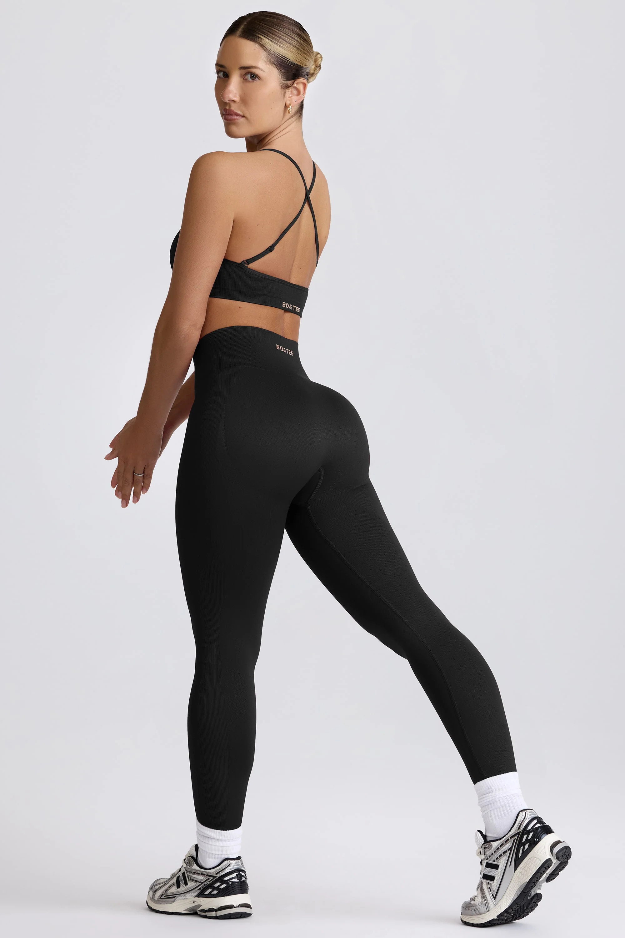 Super Sculpt Seamless High-Waist Leggings in Black | Bo+Tee