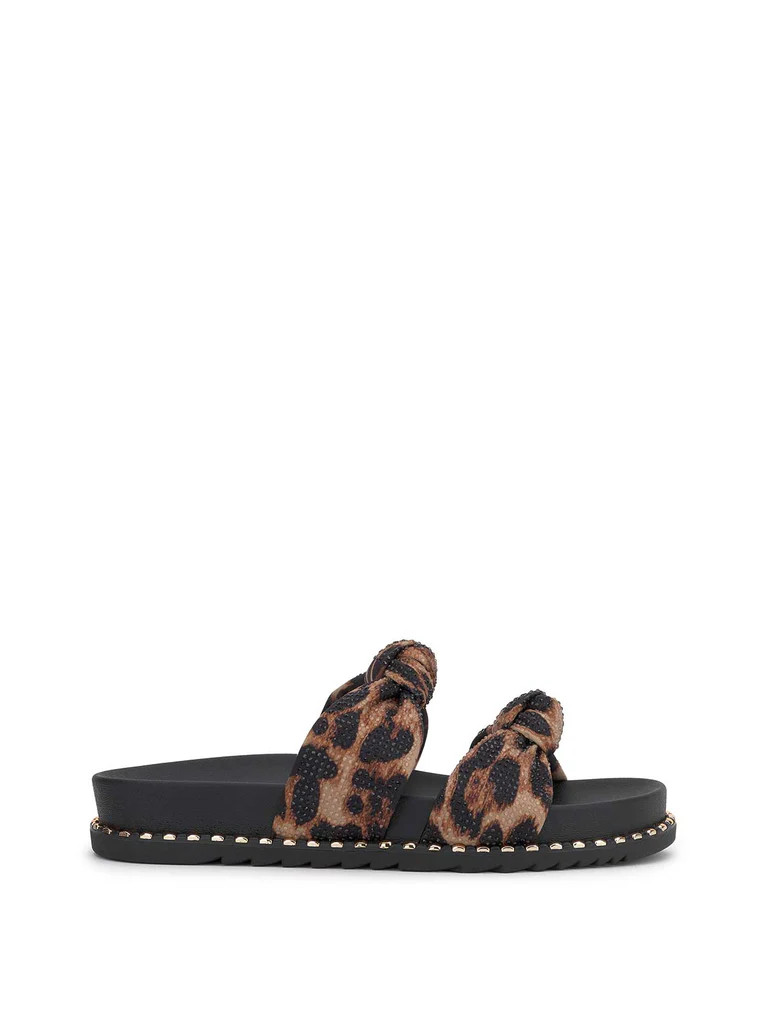 Caralyna Flat Sandal in Leopard | Jessica Simpson E Commerce