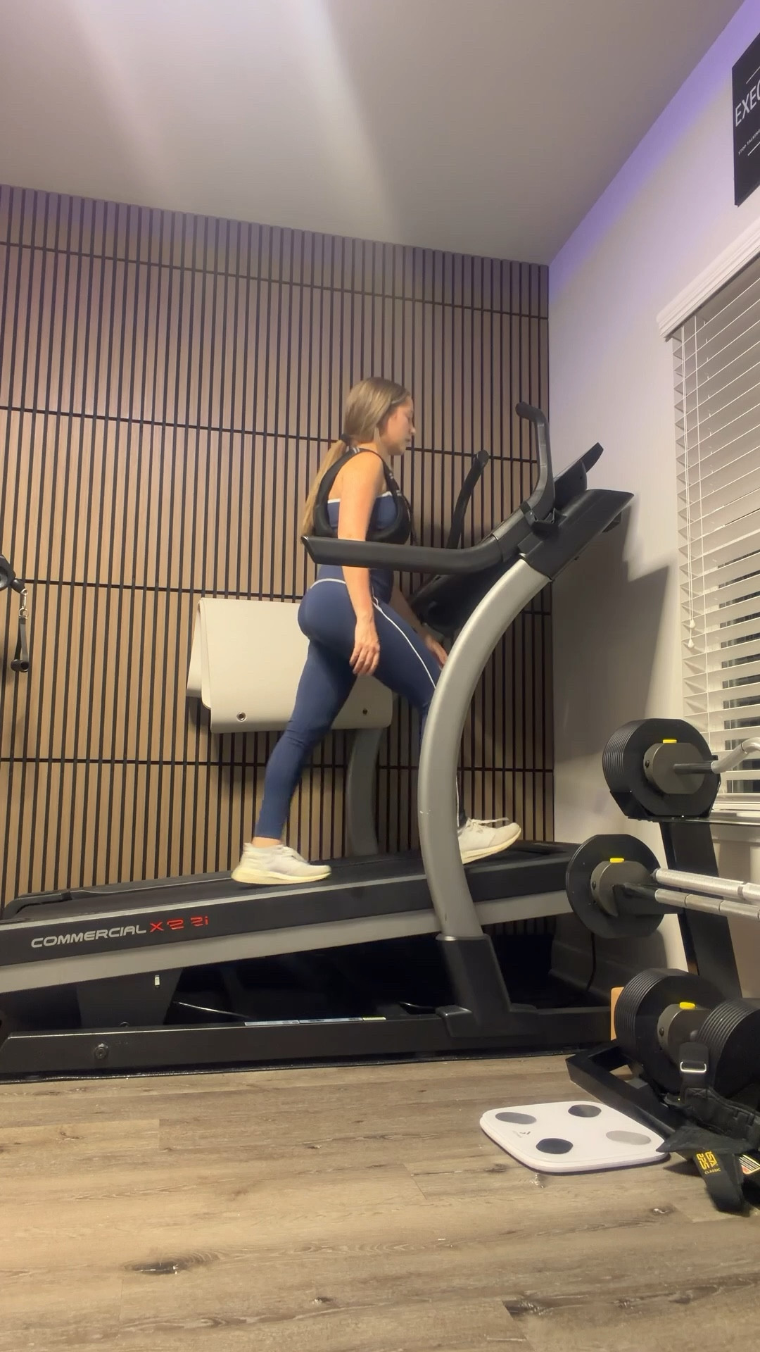 Late night workout

#LTKfitnessgoals #LTKHome #LTKmomlife