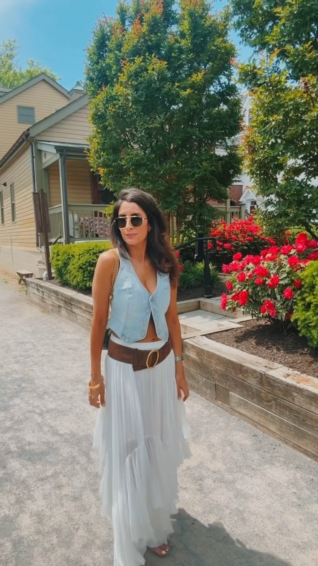 Strutting down the street in style! Loving my Aritzia '90s Mia Denim Vest, FP One Clover Skirt, and Schutz Victorie Sandals. Feeling unstoppable in this chic and effortless look!

#StreetStyle #OOTD #Aritzia #FPOne #SchutzShoes #FashionOnPoint #ChicAndEffortless #90sVibes #SummerFashion #WalkWithConfidence #Trendsetter

#LTKVideo #LTKStyleTip #LTKShoeCrush