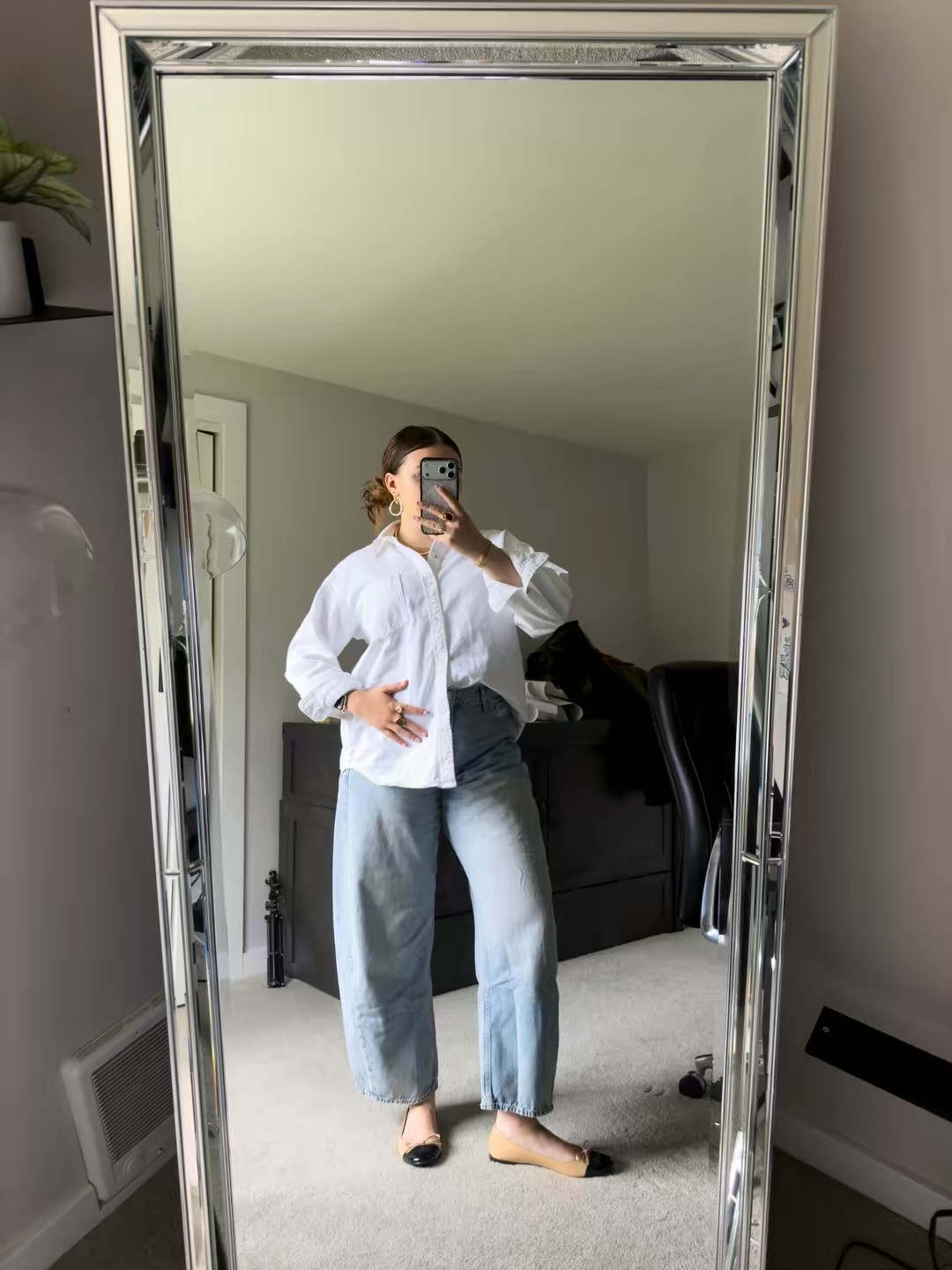 One of my fave outfits this week! The buns were too cute and I love a barrel jean with a button down. It’s giving Parisian with an American twist and that is just too good.

#LTKootd #LTKMidsize #LTKWorkwear