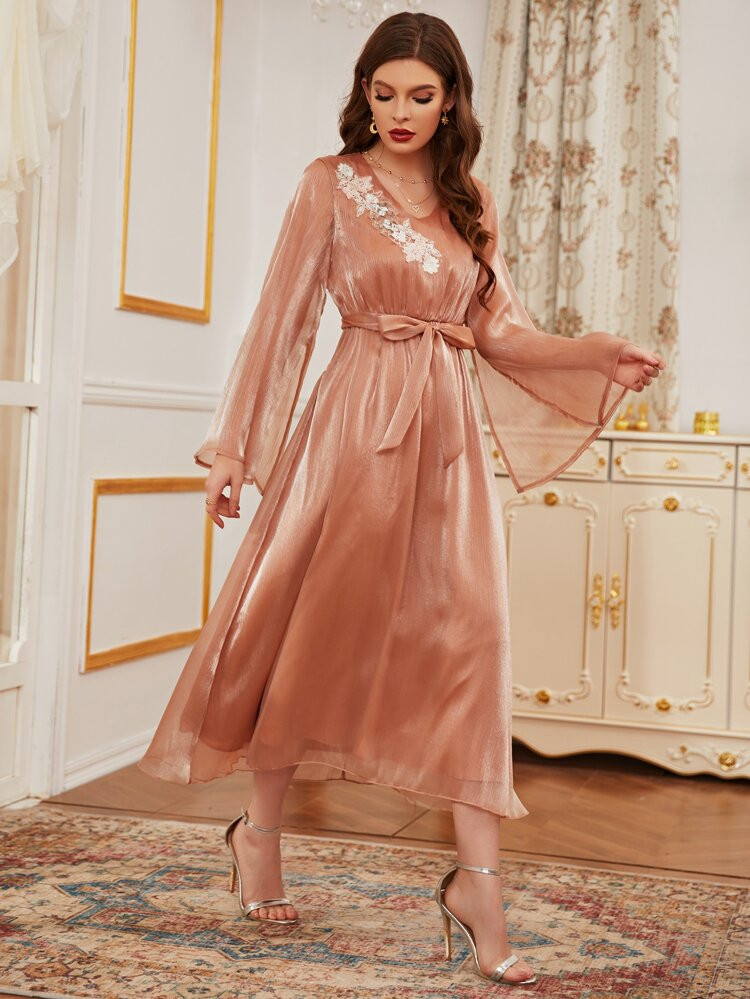 Appliques Split Sleeve Belted Dress | SHEIN