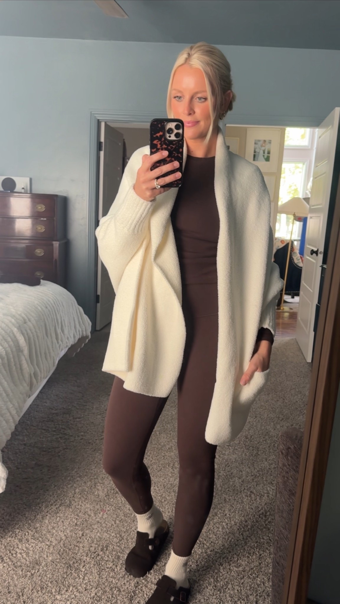 The coziest fall outfit! I’m obsessed with this Barefoot dreams blanket cardigan!

#LTKStyleTip #LTKSeasonal #LTKFindsUnder100