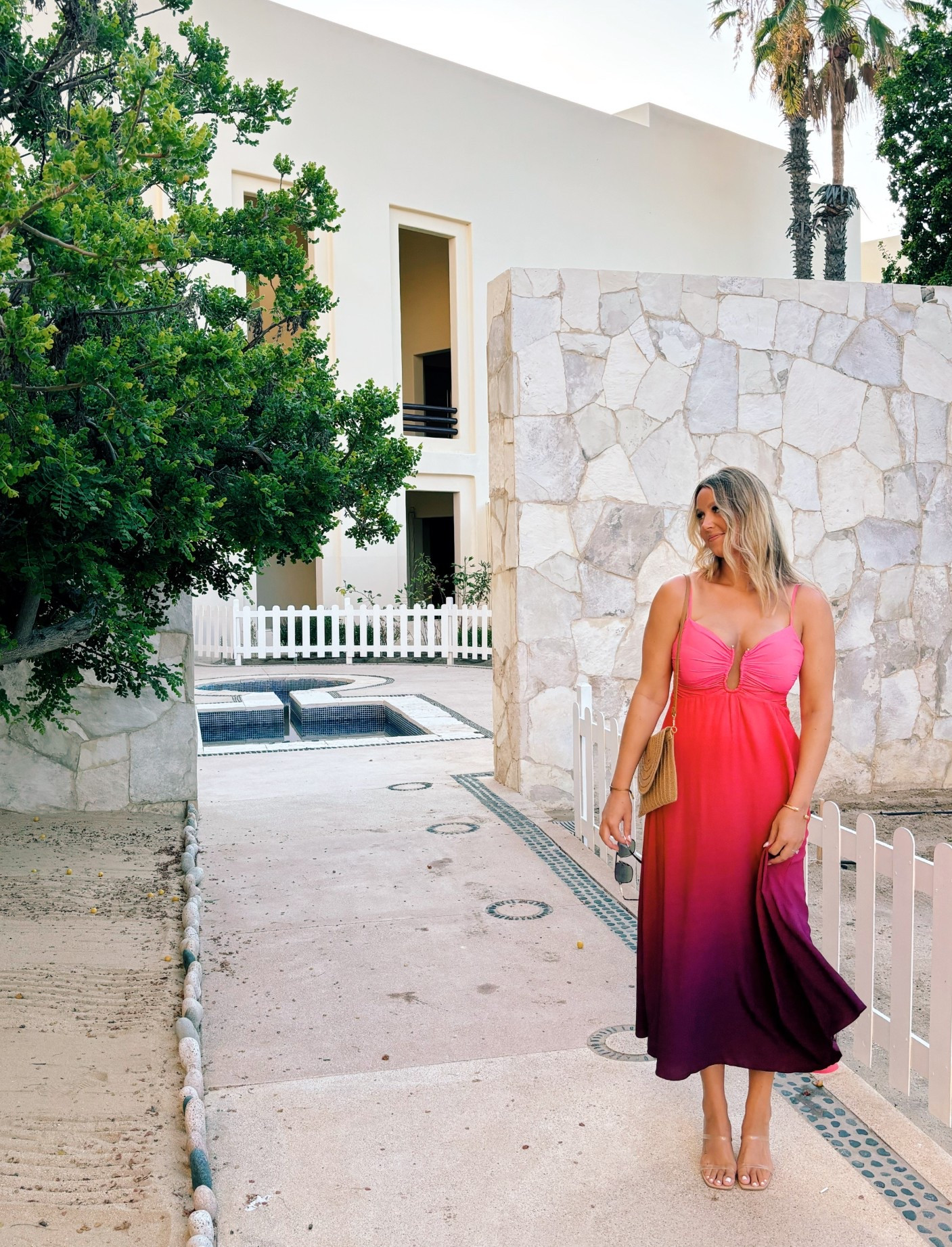 vacation outfits >>

date night, honeymoon, beach, tropical, resort, linen dress

#LTKMidsize #LTKStyleTip