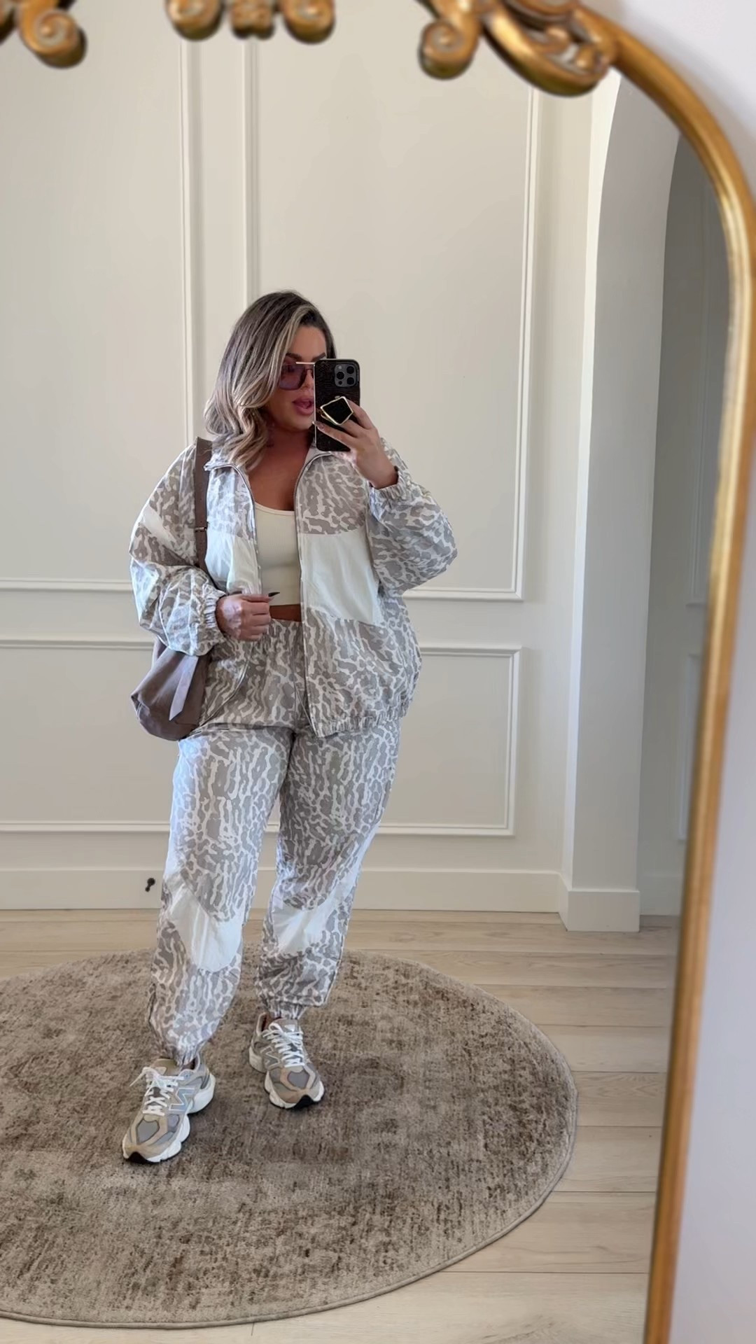 Jacket L 
Pants L 
Bra tops xl 
Sneakers tts 