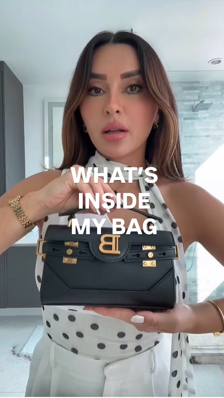 What’s inside my bag 🫶🏼 shop all of my essentials below

#LTKgrwm #LTKootd #LTKBeauty