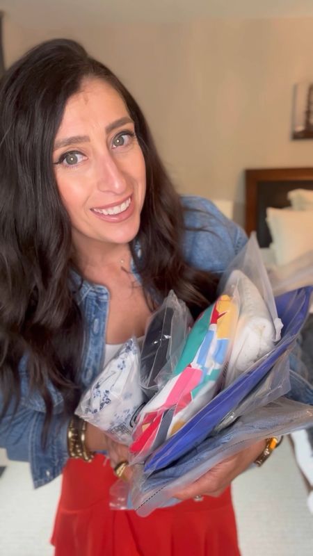 Just got in a big Amazon shipment, and truthfully forgot what I ordered!  Join me as I do my haul.

What’s your favorite from my picks?!



#LTKTravel #LTKStyleTip #LTKFindsUnder50