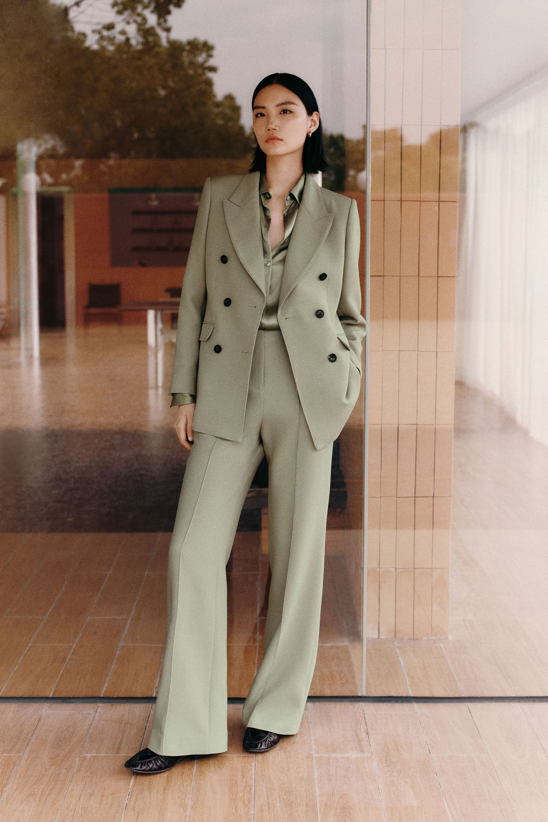 Pantalon évasé en sergé de soie-laine | LilySilk