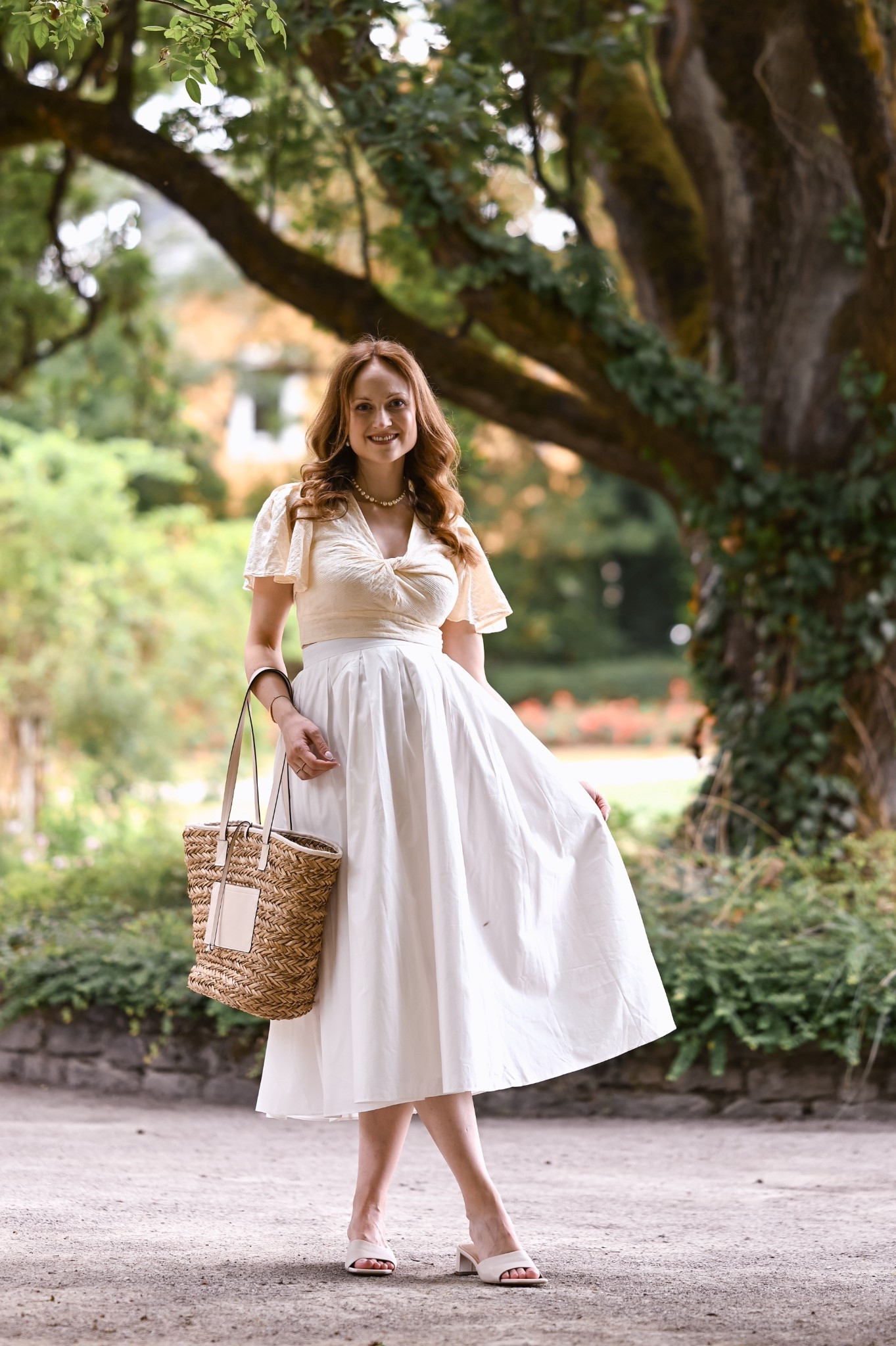 Butter yellow & crisp white 🧈🤍

White linen midi skirt – Flossy by Freddy
Butter yellow cotton cropped top with flutter sleeves – Chicwish
Off white leather mules with low heel – & other stories
Big straw tote bag with white leather detail – H&M
Straw hat – Asos

If any of these aren’t current or available, I’ve linked alternatives. 🤍

#LTKmaternity #LTKsummer #LTKeurope