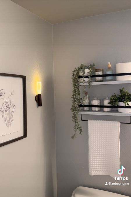 Shelves & frame deets 🤍 #wallshelves #floatingshelves #shelvesdecor

#LTKHome