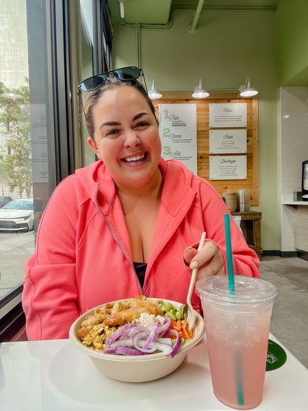 The perfect weekday treat is stopping into Salad Station for their seasonal specials like this #PomegranateLemonade! I paired it with my salad I built from their salad bar with over 100 toppings! Treat yourself to #SaladStation next week for lunch! 

#FreshFam 

#LTKunder100 #LTKfit